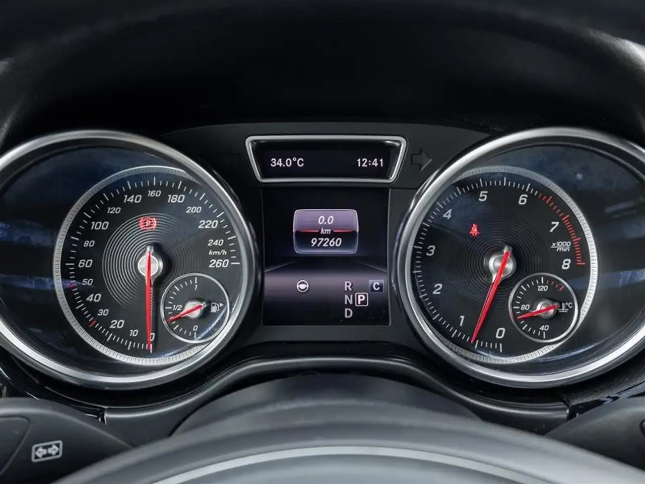 Mercedes-Benz GLE снимка Mercedes-Benz GLE
