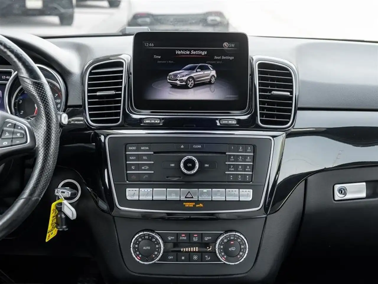Mercedes-Benz GLE снимка Mercedes-Benz GLE