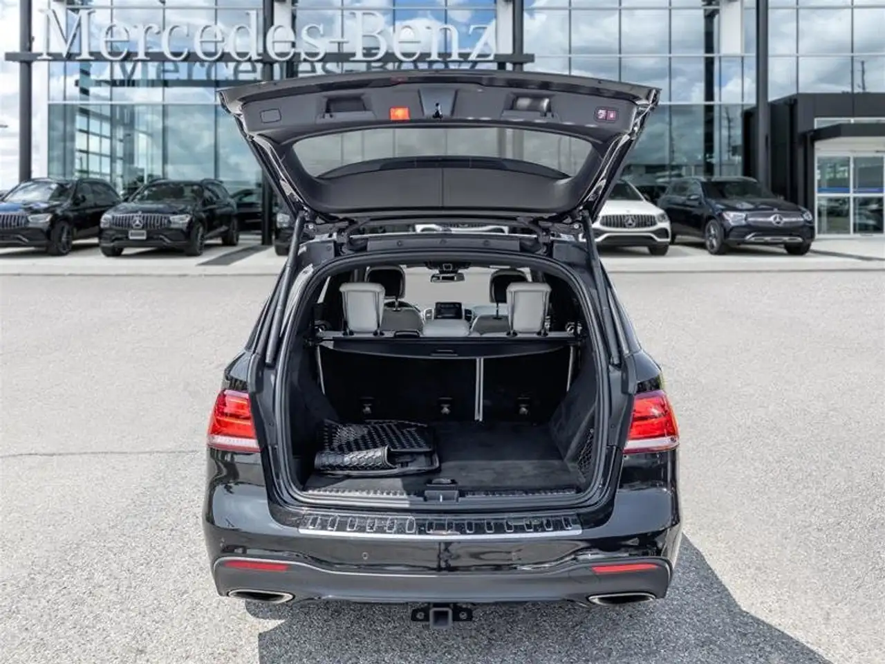 Mercedes-Benz GLE снимка Mercedes-Benz GLE