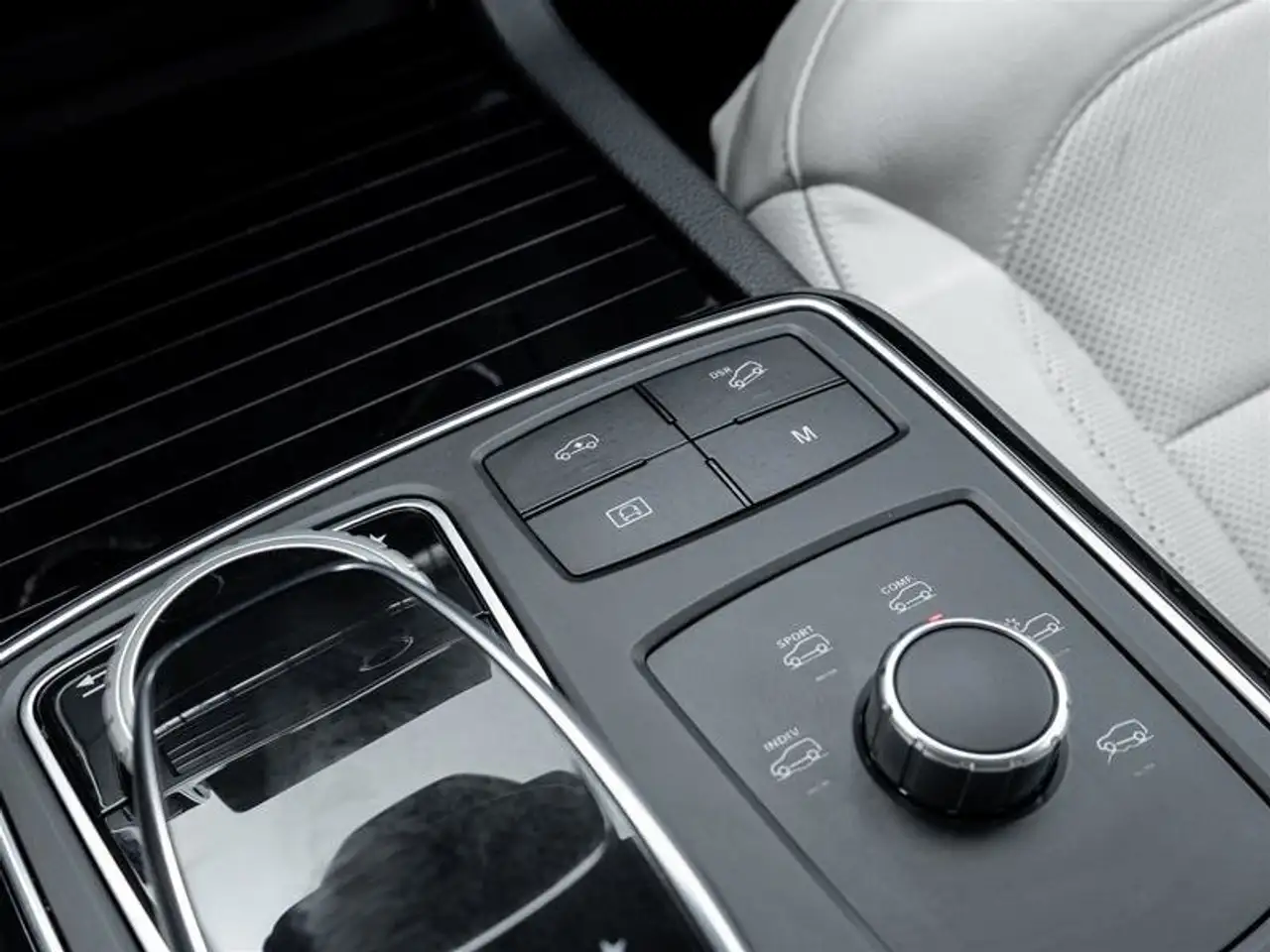 Mercedes-Benz GLE снимка Mercedes-Benz GLE