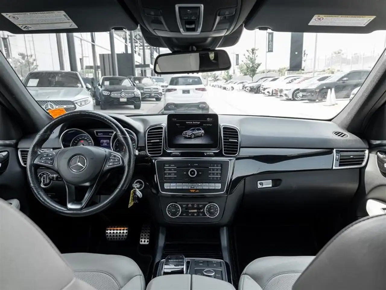 Mercedes-Benz GLE снимка Mercedes-Benz GLE