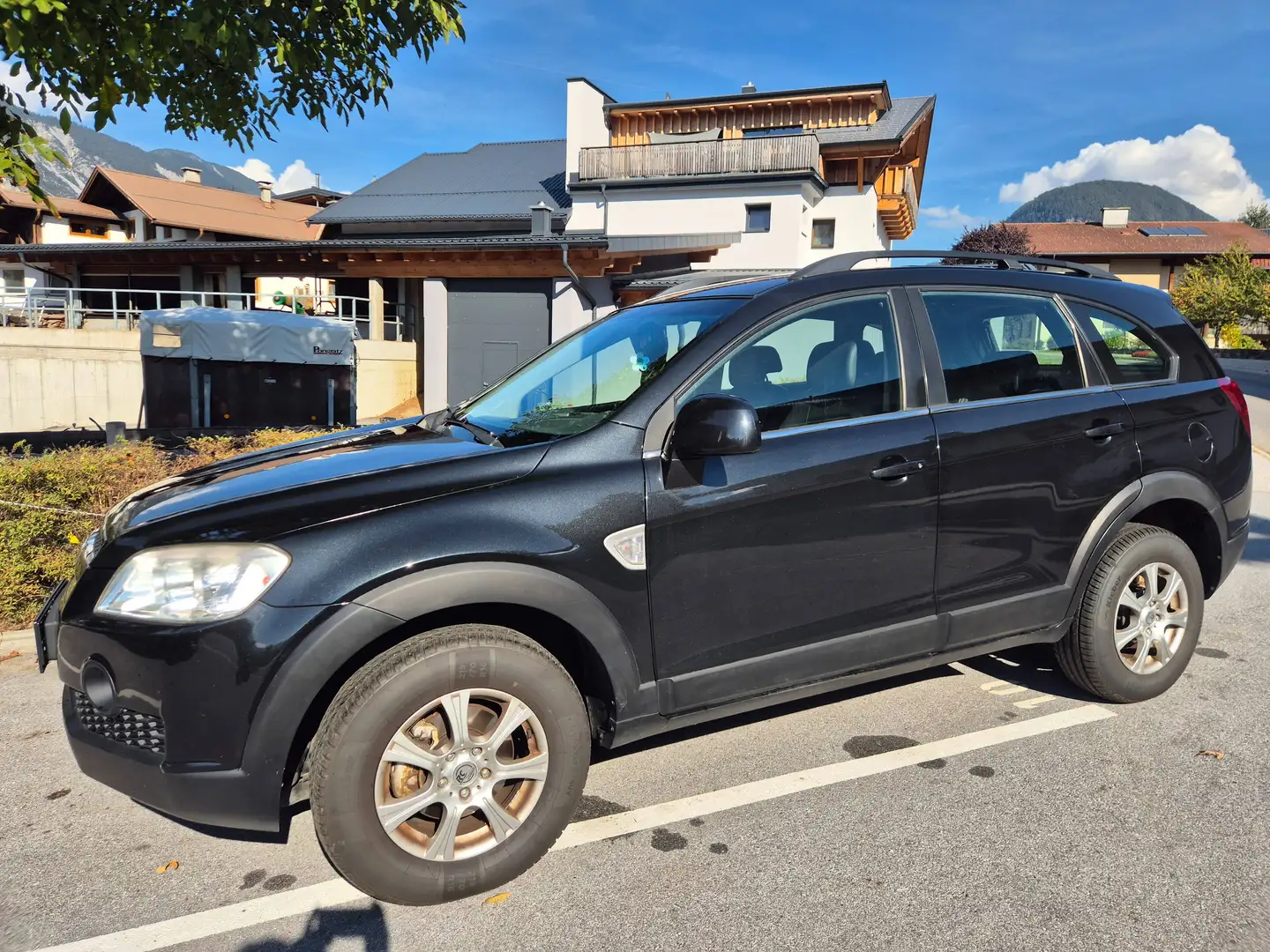 Chevrolet Captiva Captiva "Family Edition" 2,4 2WD Family Edition Schwarz - 2