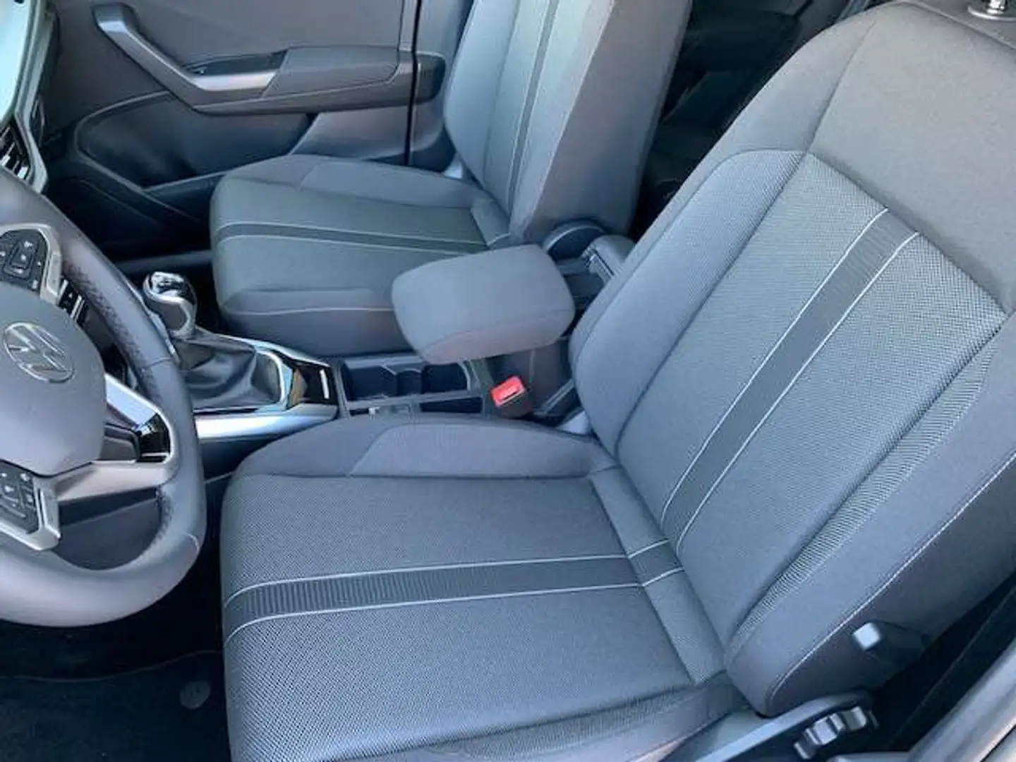 Volkswagen T-Roc LIFE 2.0TDI 150CV DSG7 Grijs - 2
