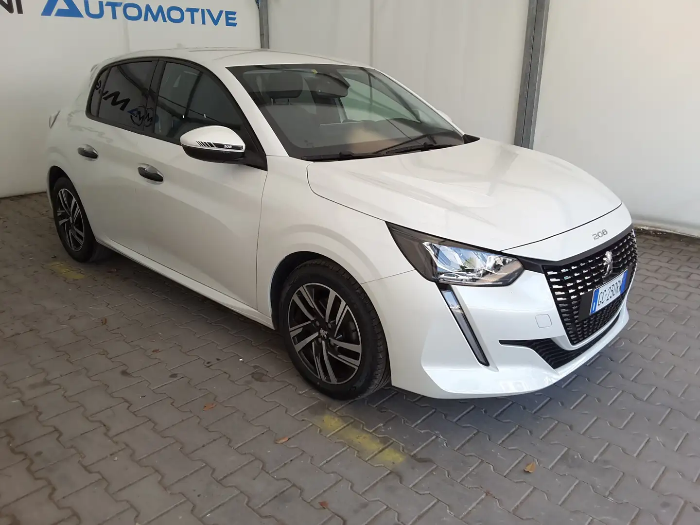 Peugeot 208 1.2 PureTech 100cv Allure Navi Pack Weiß - 2