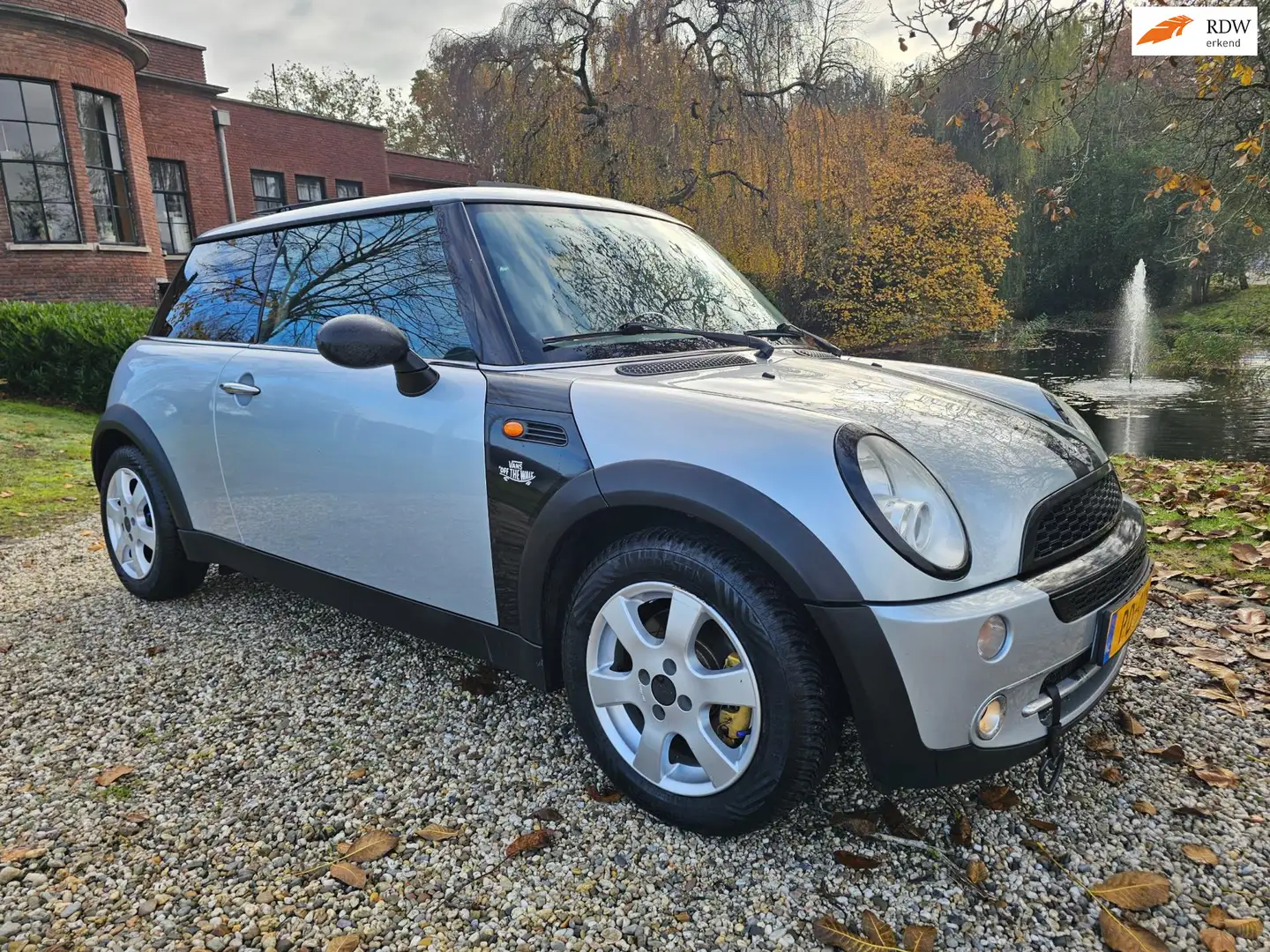 MINI One Mini 1.6 Pepper PANORAMA/airco Grijs - 1