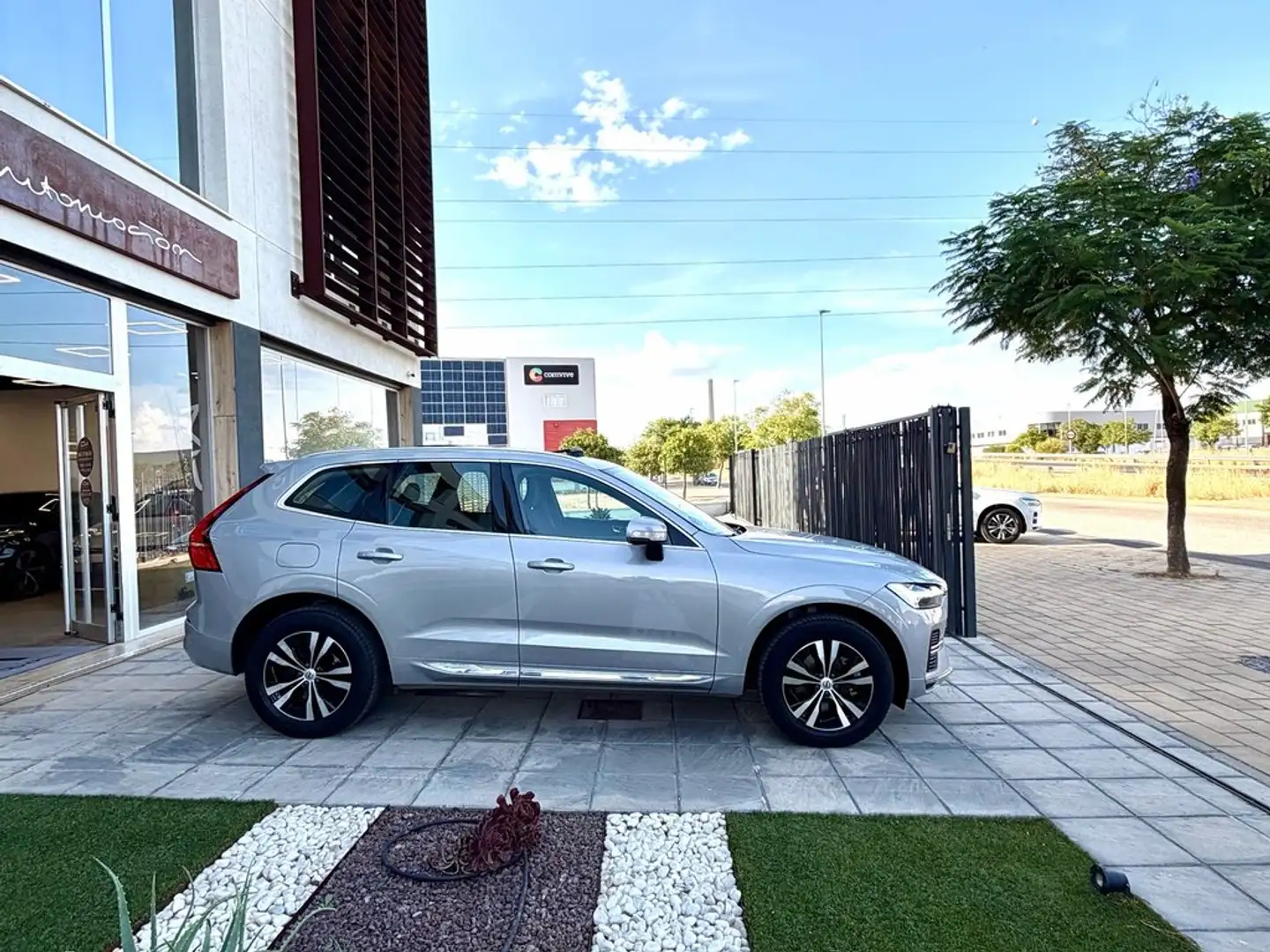 Volvo XC60 2.0 T6 AWD Recharge Plus Bright Auto Gris - 2
