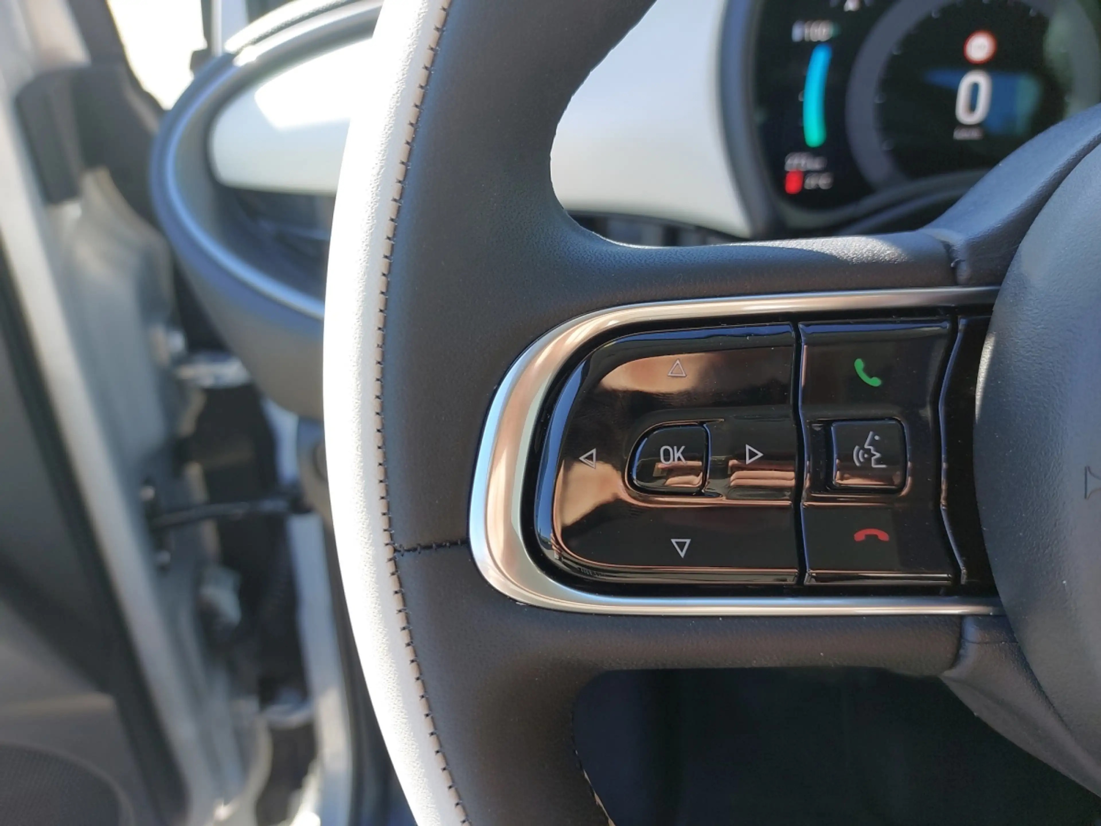 Fiat 500e Hatchback La Prima 42kWh — photo 16