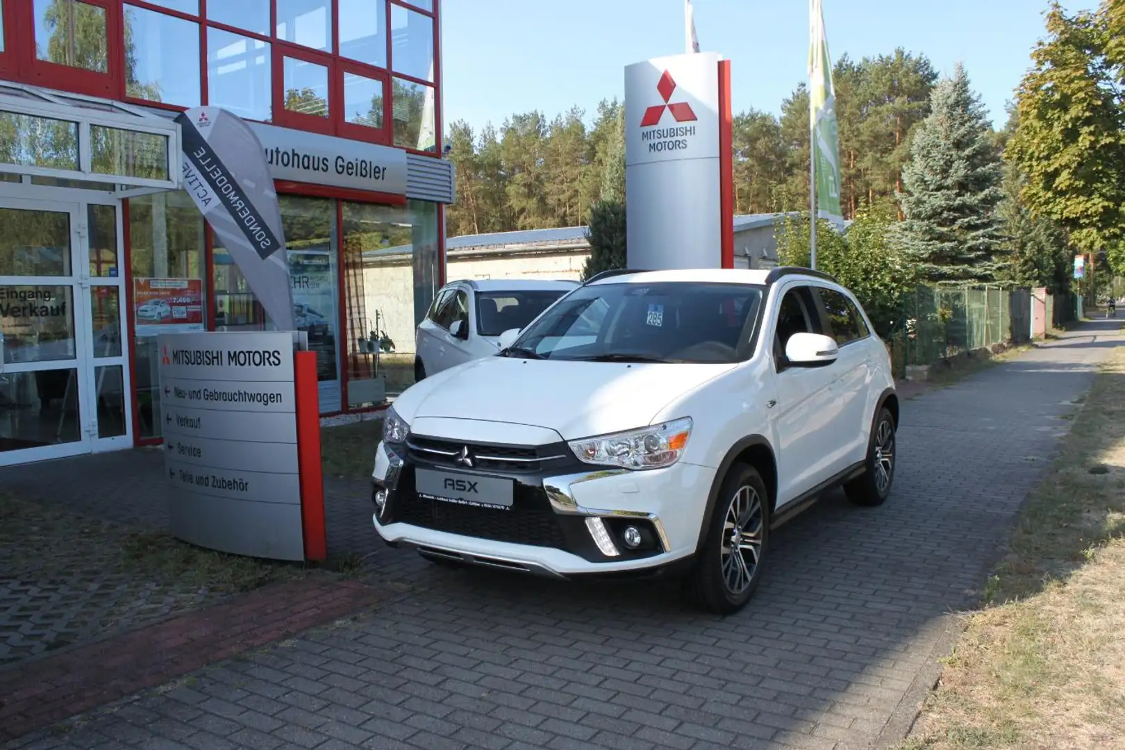 Mitsubishi ASX Edition+ 1.6 MIVEC ClearTec 2WD 5-Gang Weiß - 1