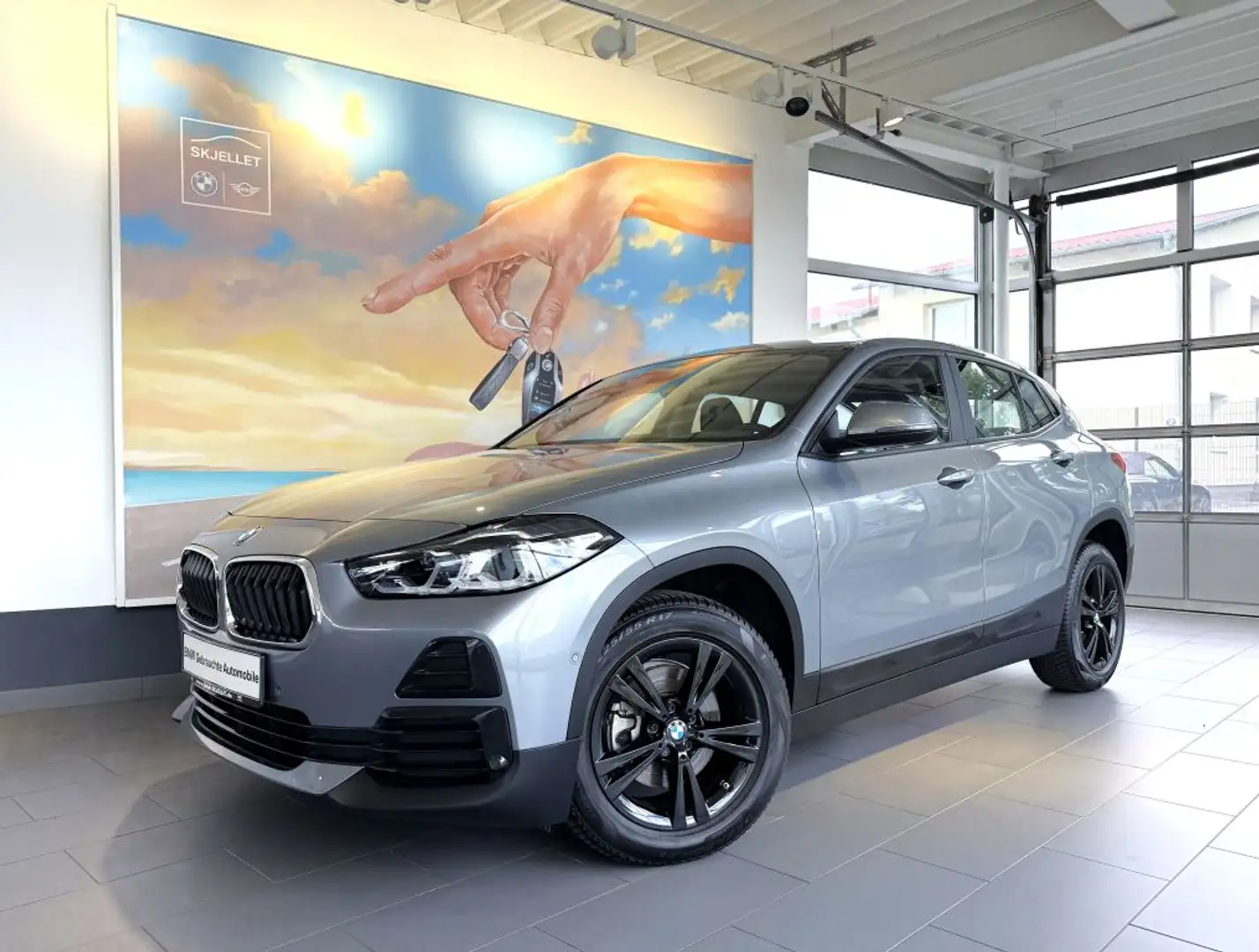 BMW X2 sDr.18i Advantage LED+HUD+AHK+TEMP+AL+SITZH+ Grau - 1