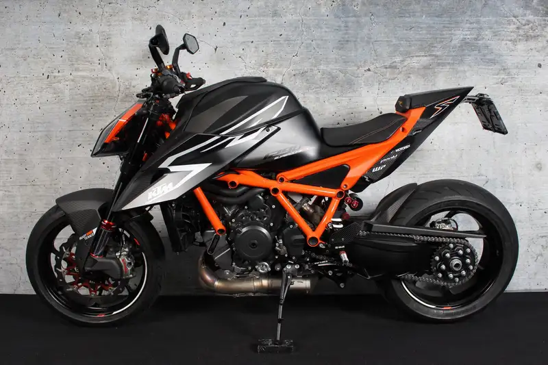 KTM 1290 Superduke RR - foto 2