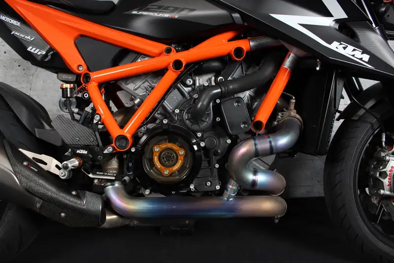 KTM 1290 Superduke RR - foto 5
