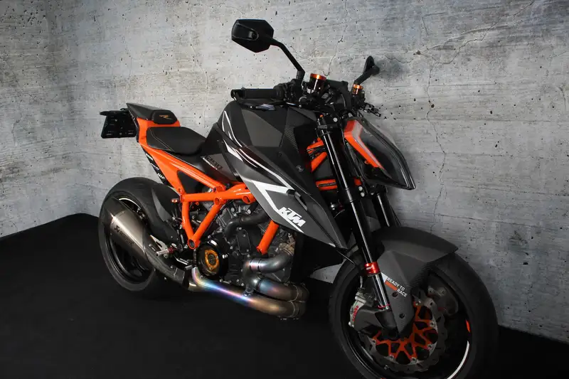 KTM 1290 Superduke RR - foto 3