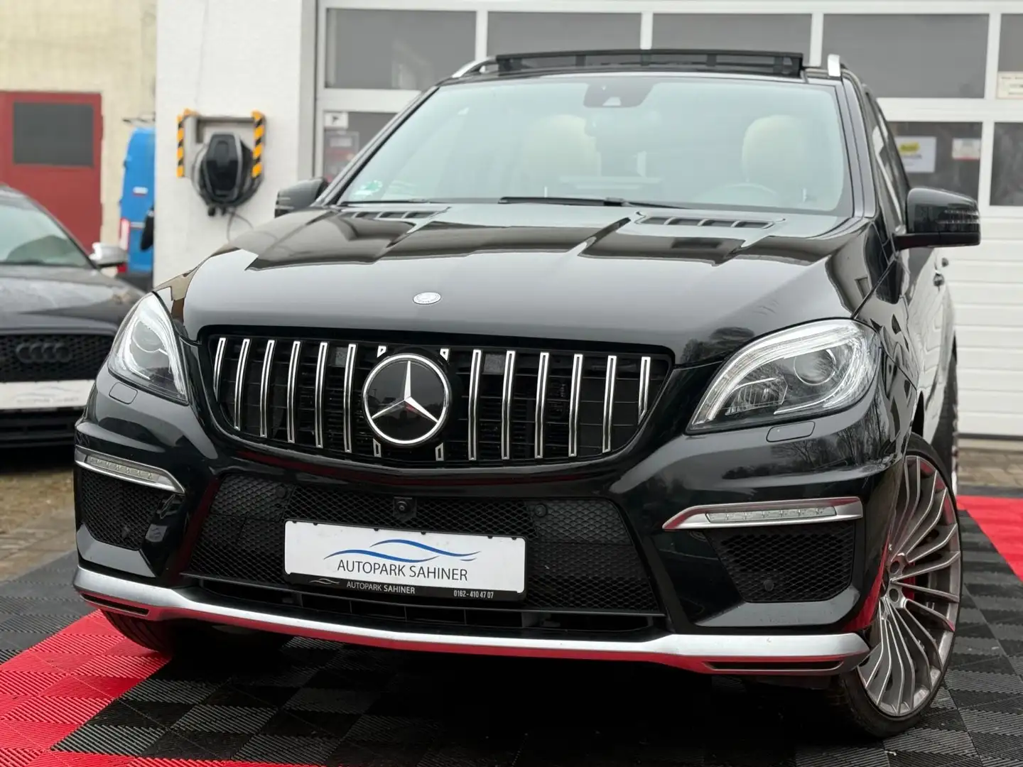 Mercedes-Benz ML 63 AMG *ABSOULUT VOLL*EXCLUSIVE Schwarz - 1