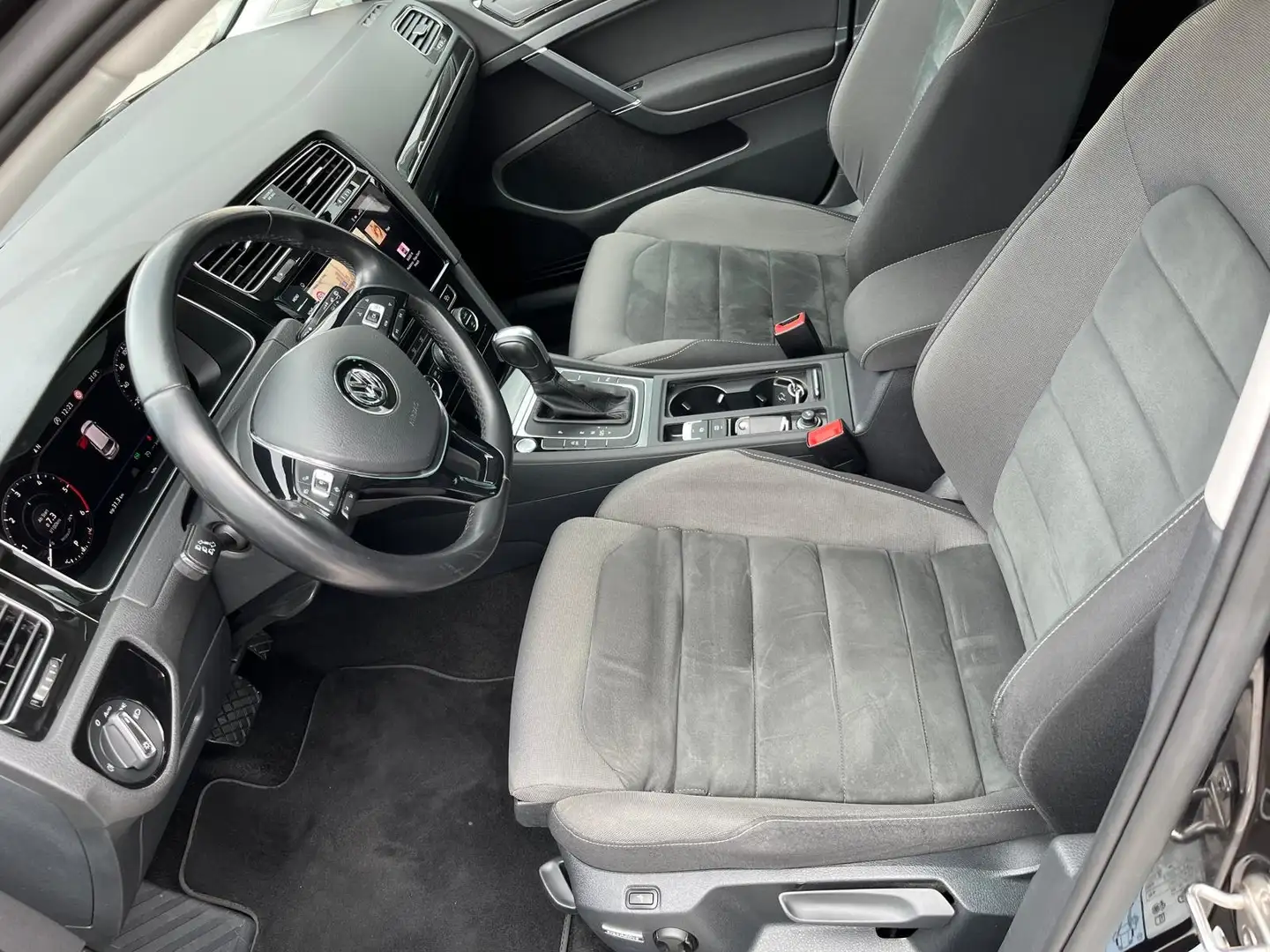 Volkswagen Golf Variant Highline 2,0 TDI DSG R-Line - 2