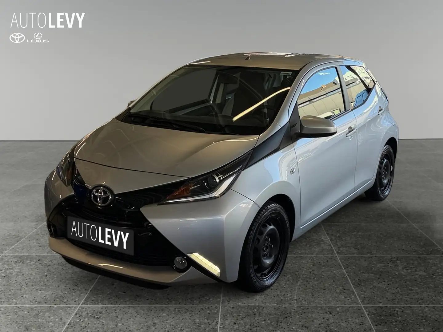 Toyota Aygo 1.0 x-play touch +LED+Allwetterreifen+ Silber - 2