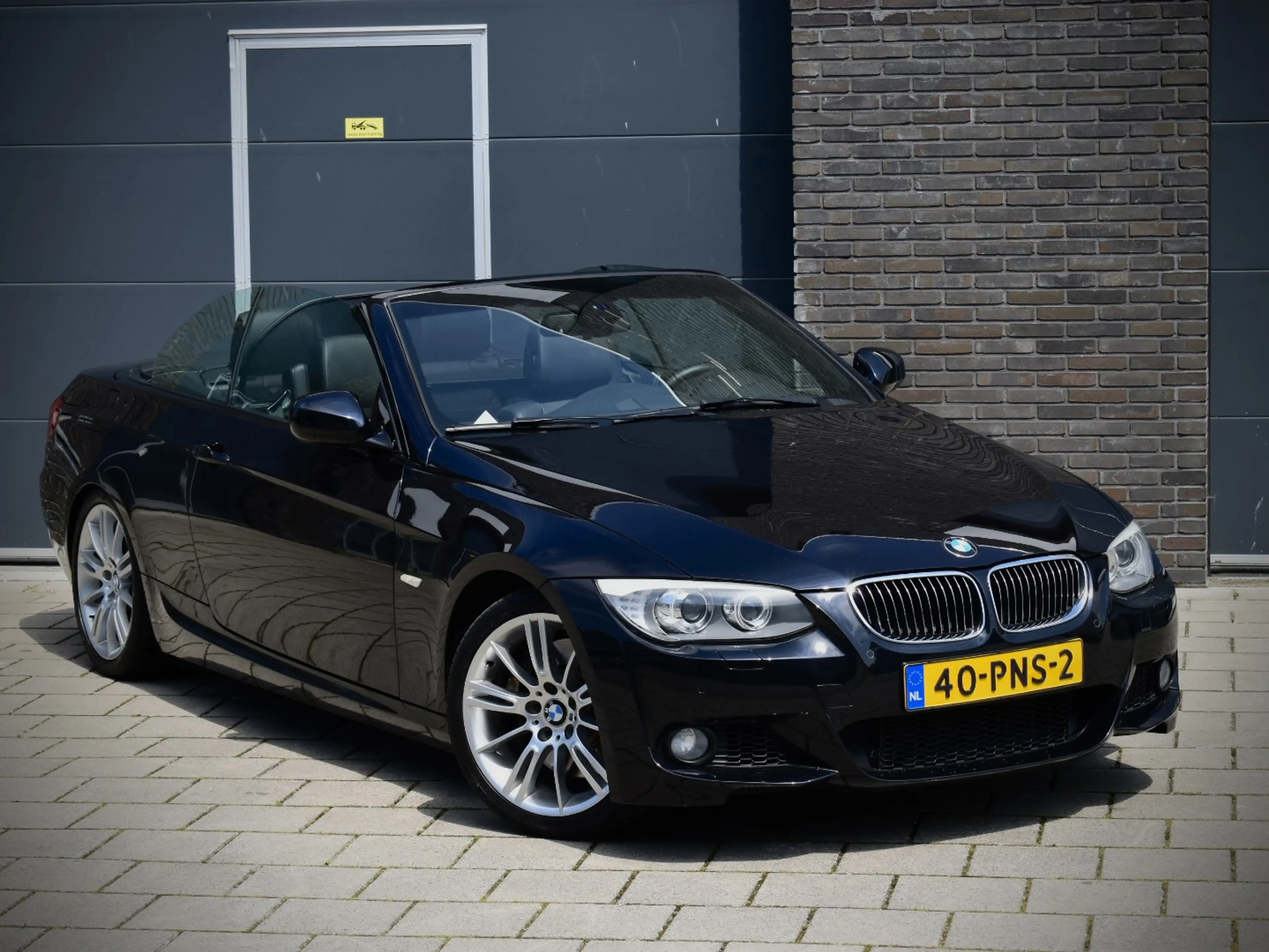BMW 335 3-serie Cabrio 335i (E93) High Executive | M-Sport — photo 3