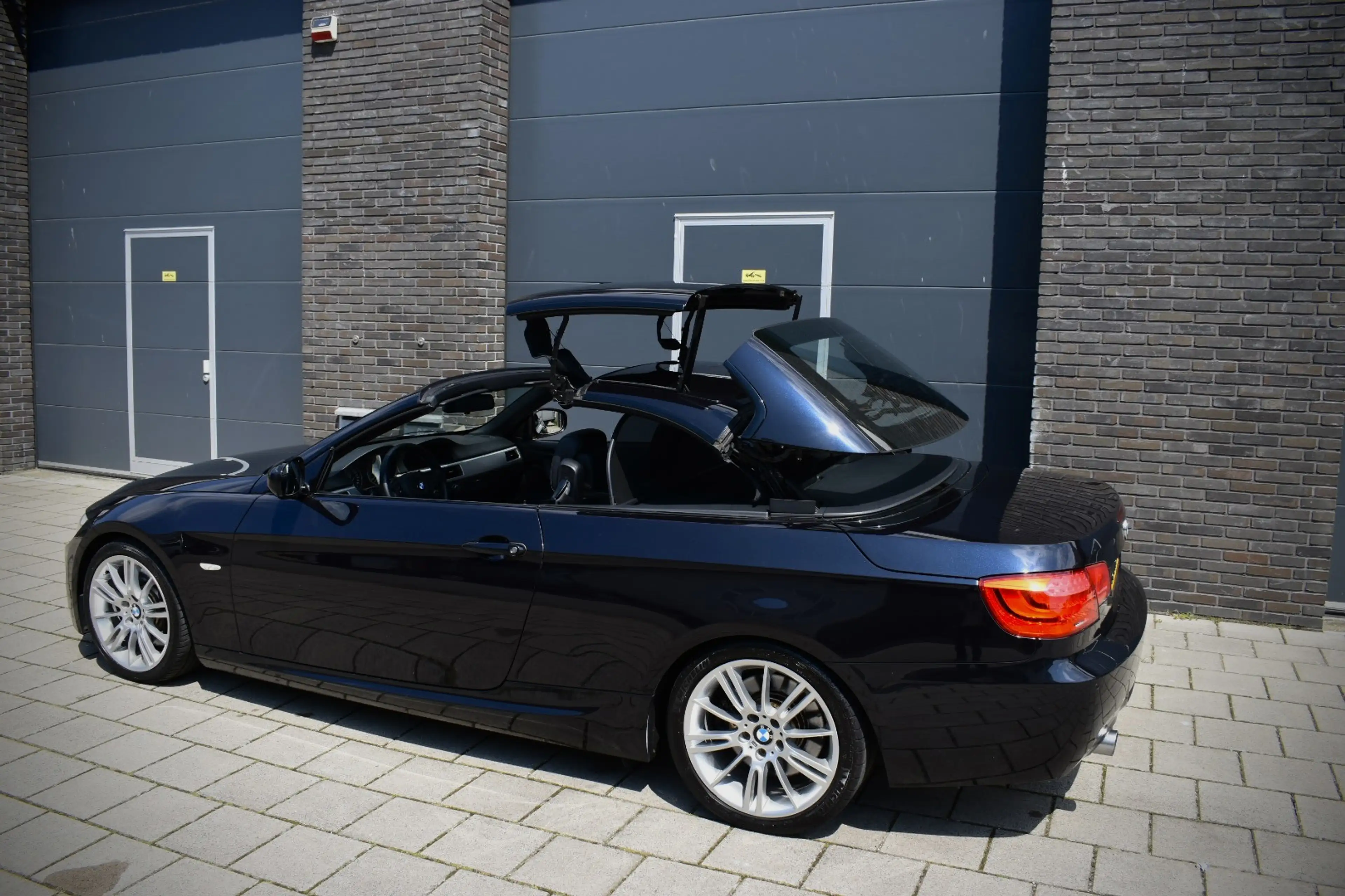 BMW 335 3-serie Cabrio 335i (E93) High Executive | M-Sport — photo 7