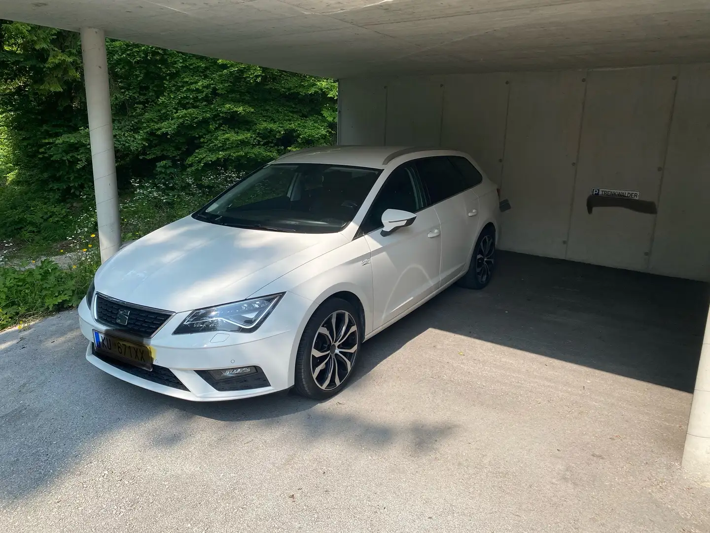 SEAT Leon ST Xcellence 1,4 TSI Weiß - 1