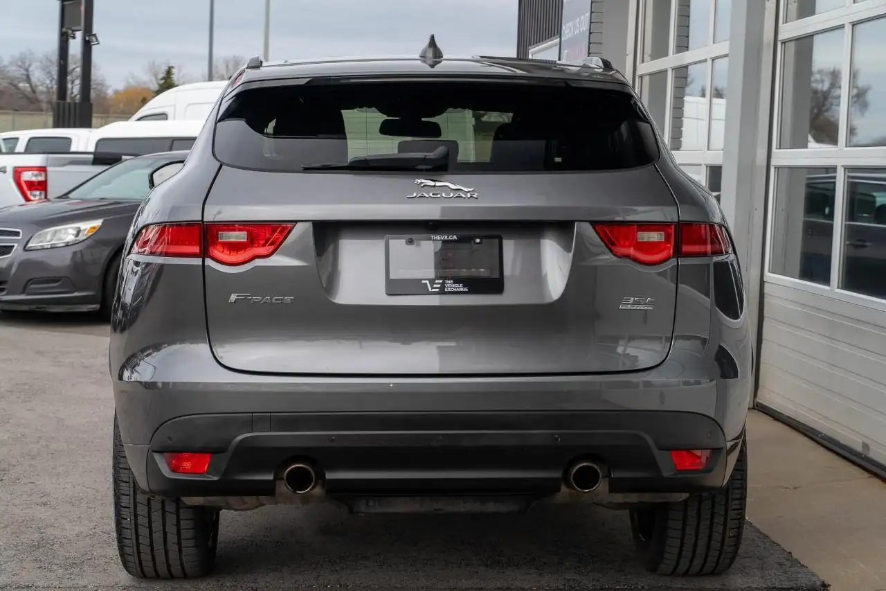 Jaguar F-Pace снимка Jaguar F-Pace