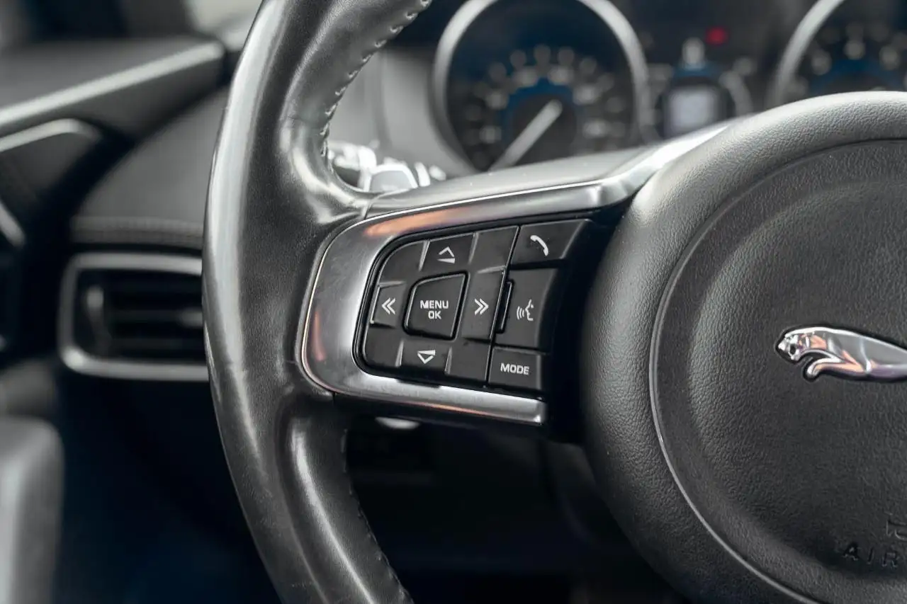 Jaguar F-Pace снимка Jaguar F-Pace