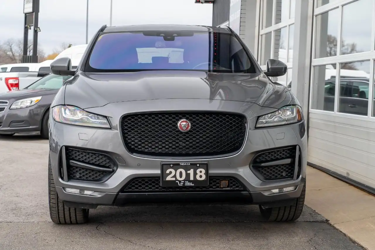 Jaguar F-Pace снимка Jaguar F-Pace