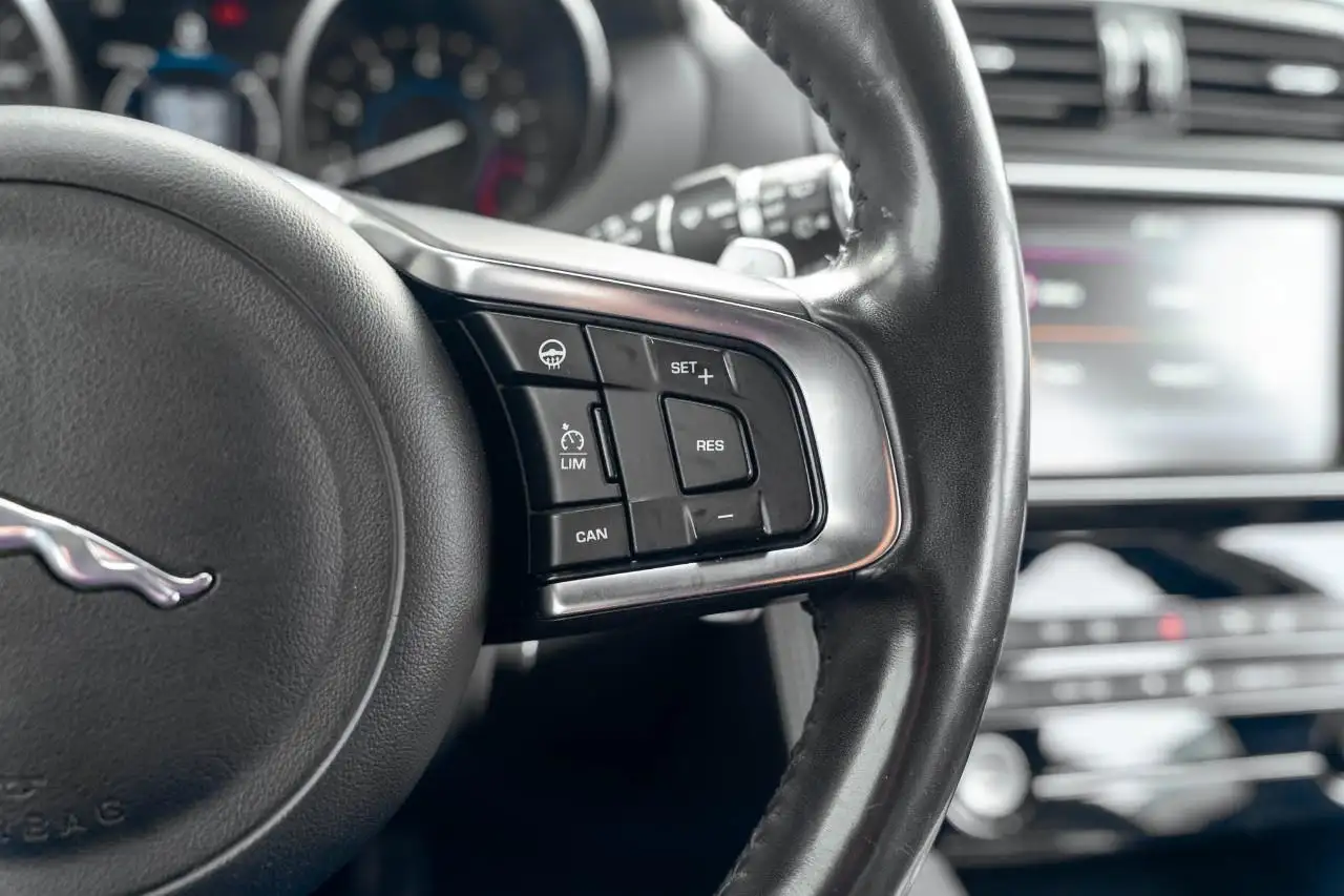 Jaguar F-Pace снимка Jaguar F-Pace