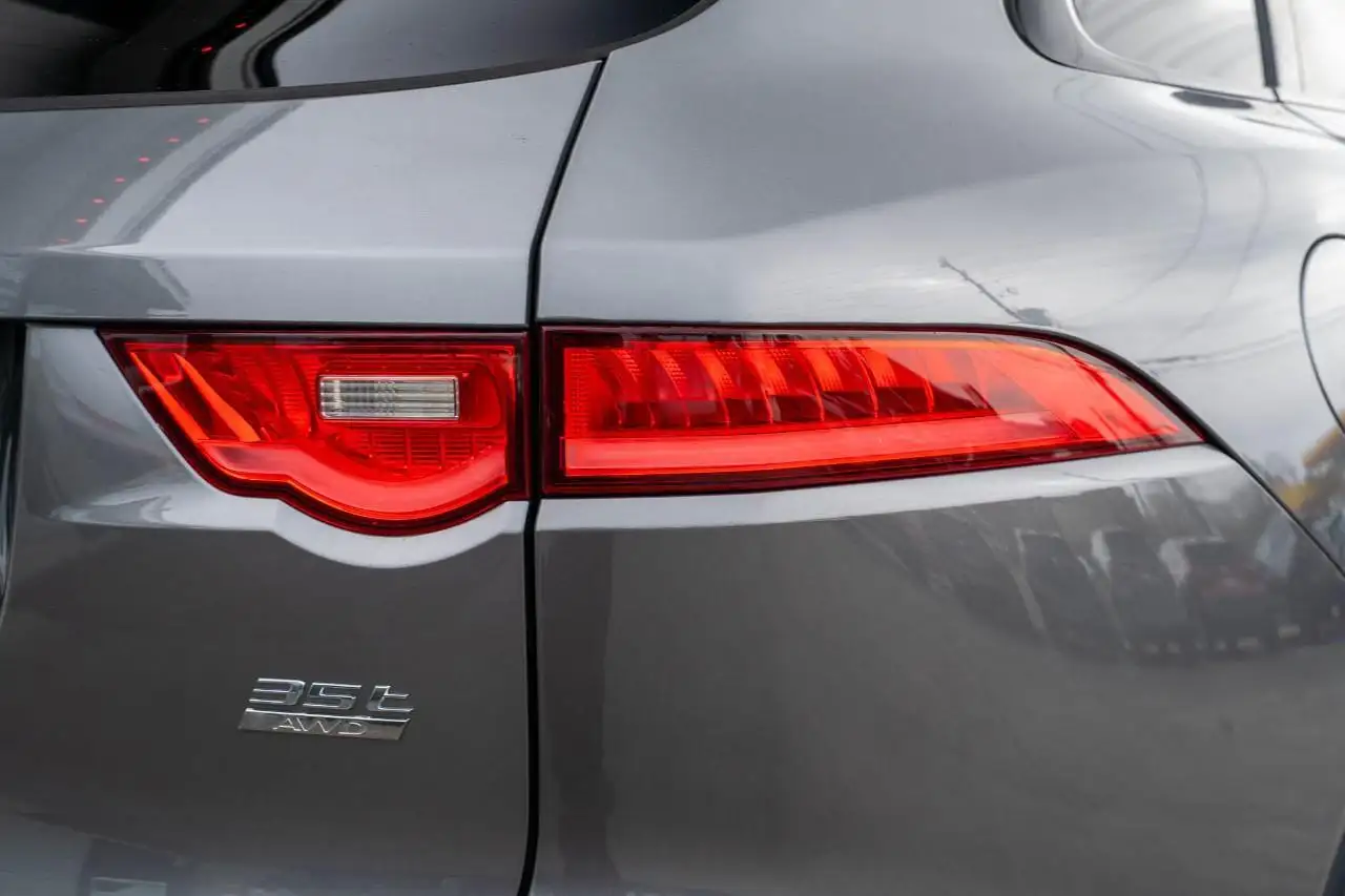 Jaguar F-Pace снимка Jaguar F-Pace