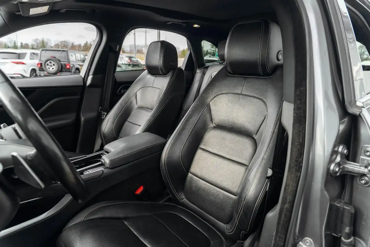 Jaguar F-Pace снимка Jaguar F-Pace