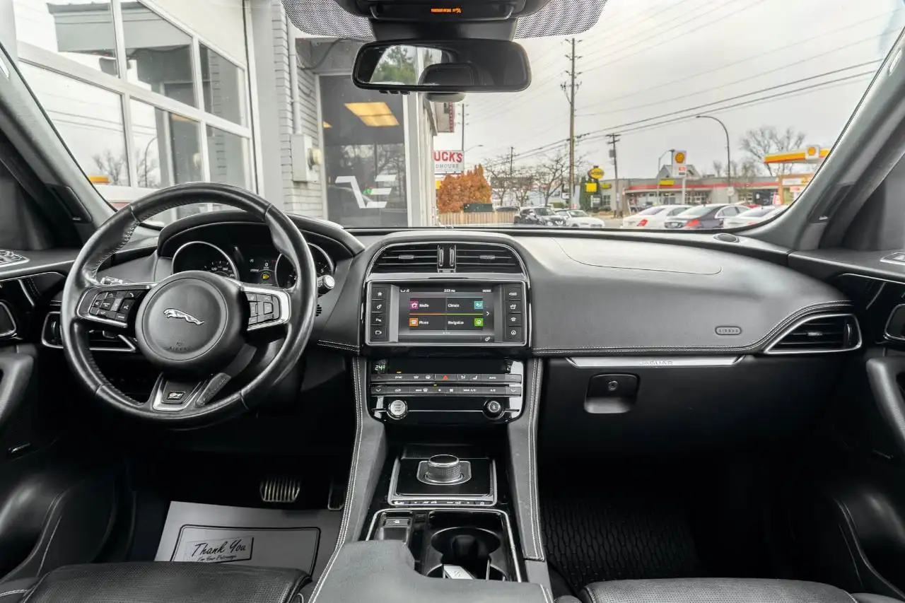 Jaguar F-Pace снимка Jaguar F-Pace