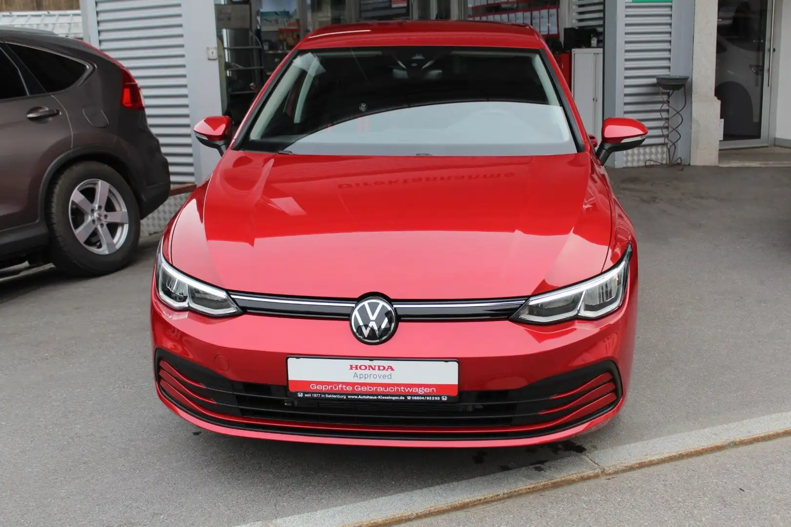 Volkswagen Golf VIII Lim. Life 1.5 eTSI Privacy DSG Rot - 2
