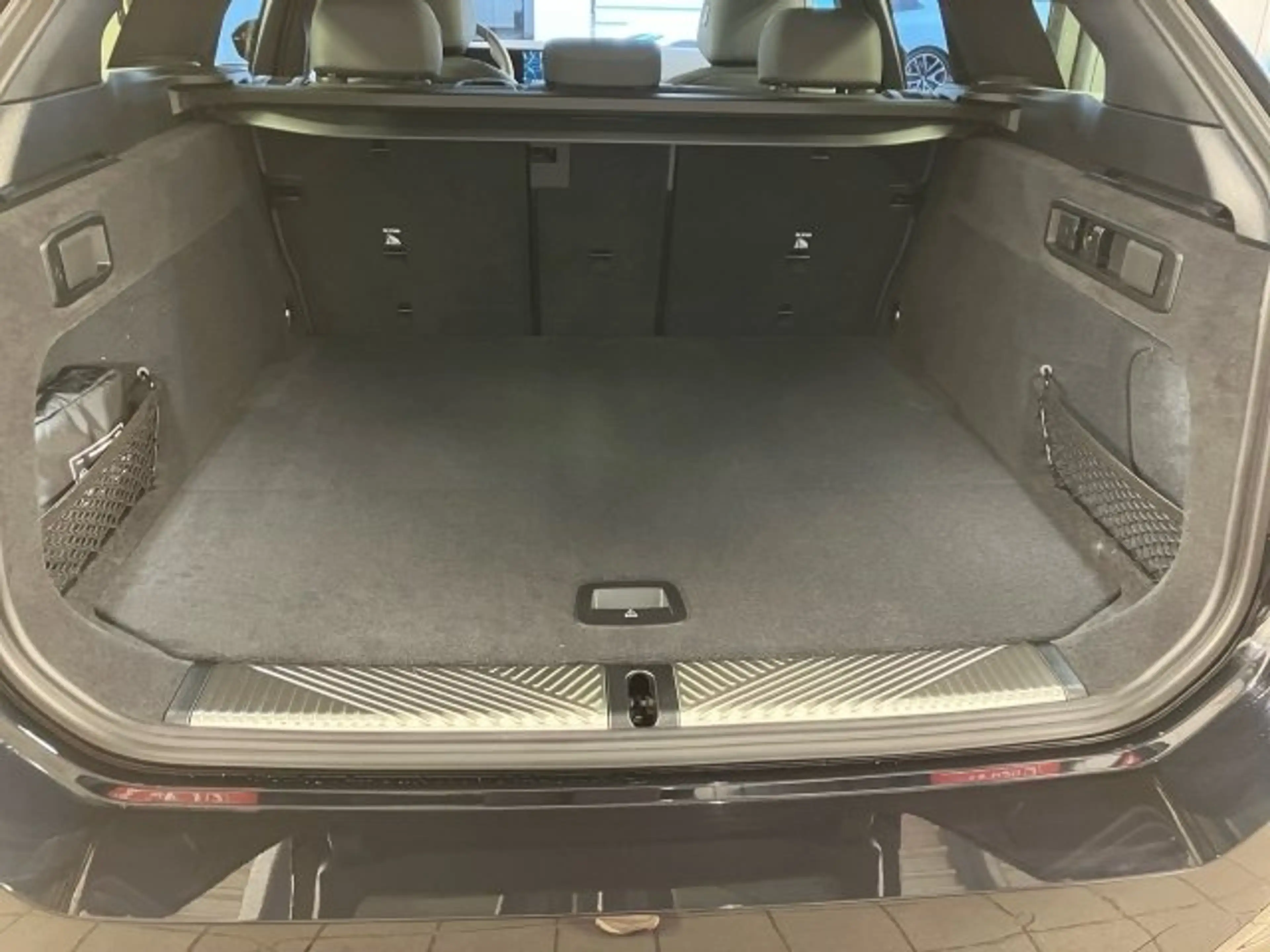 BMW 540 d xDrive Touring G61 — photo 10