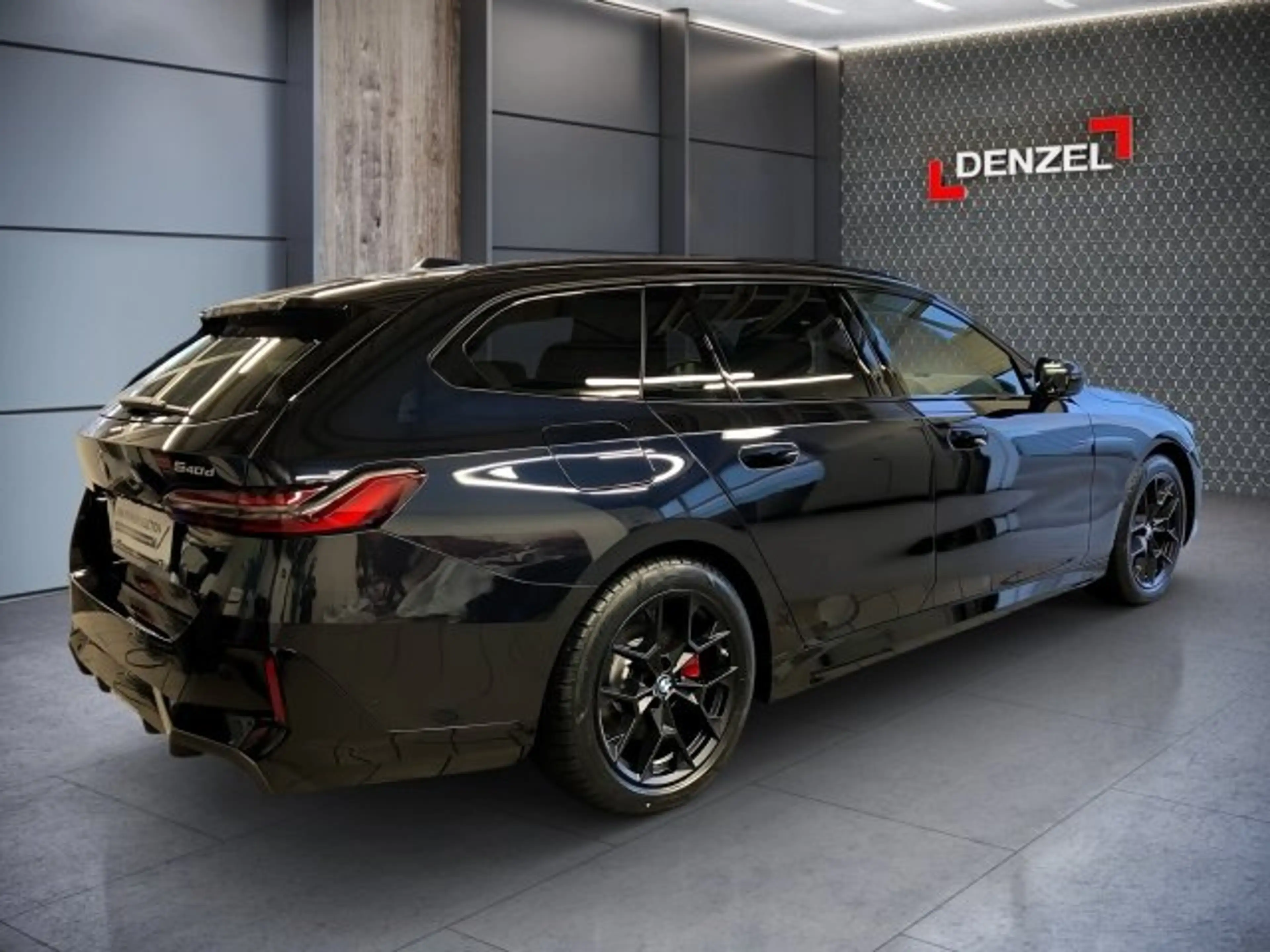 BMW 540 d xDrive Touring G61 — photo 4