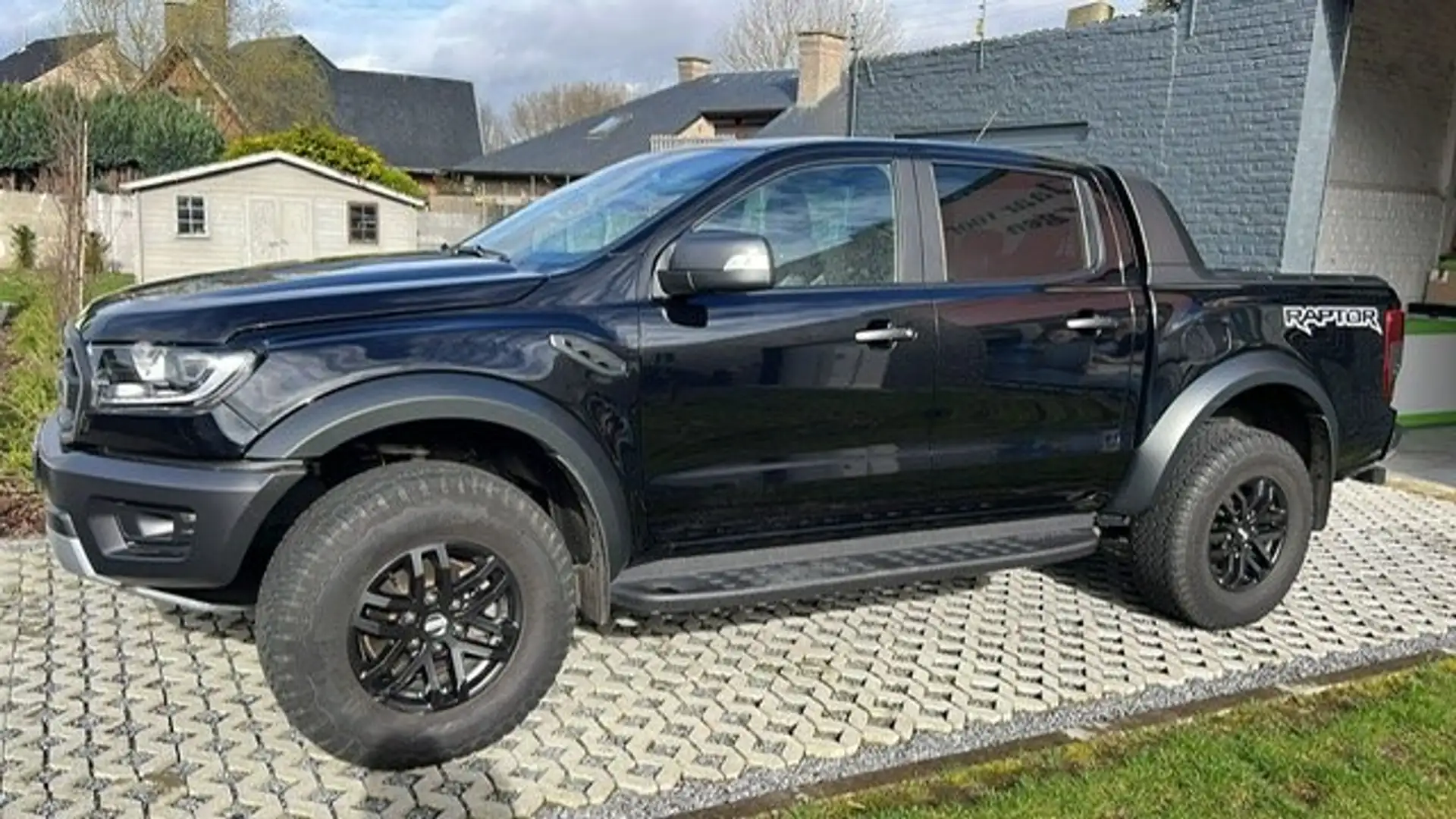 Ford Ranger Raptor Performance crna - 2