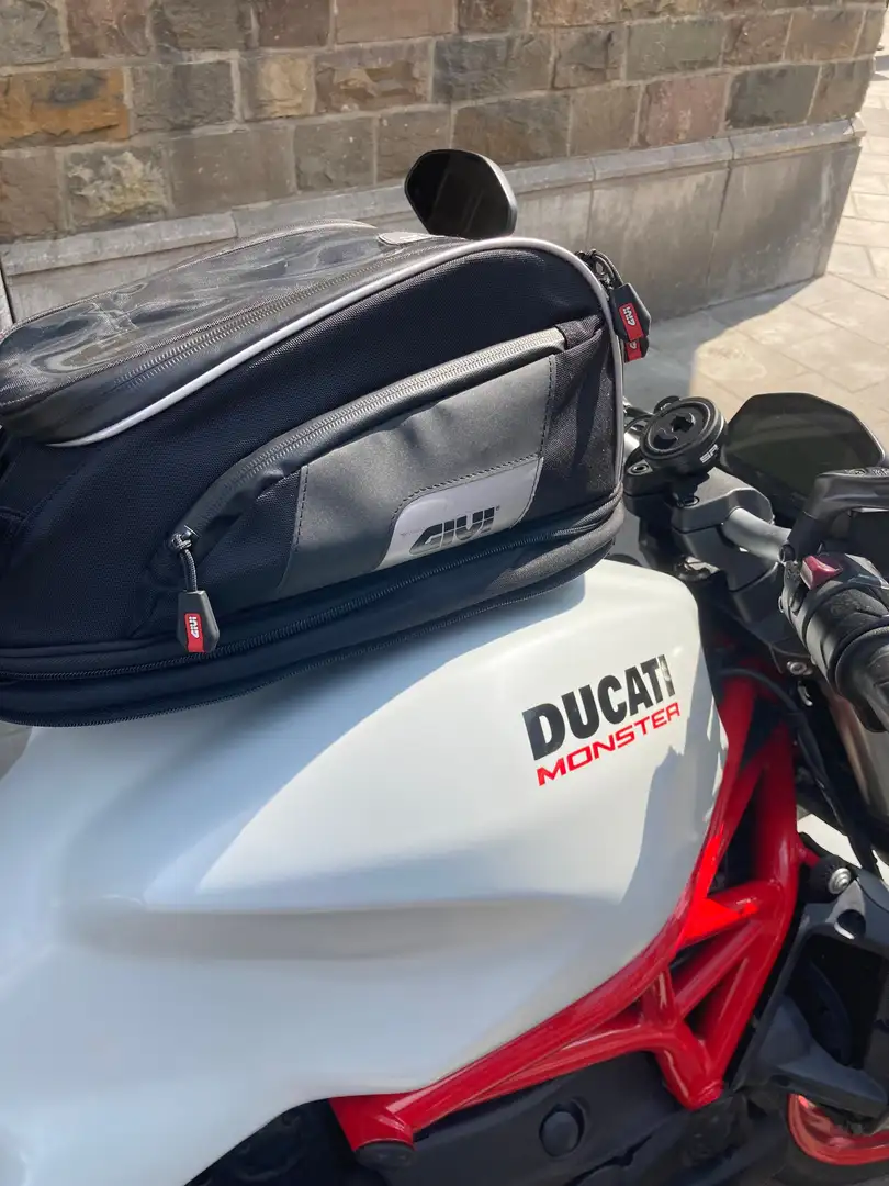 Ducati Monster 821 - 2