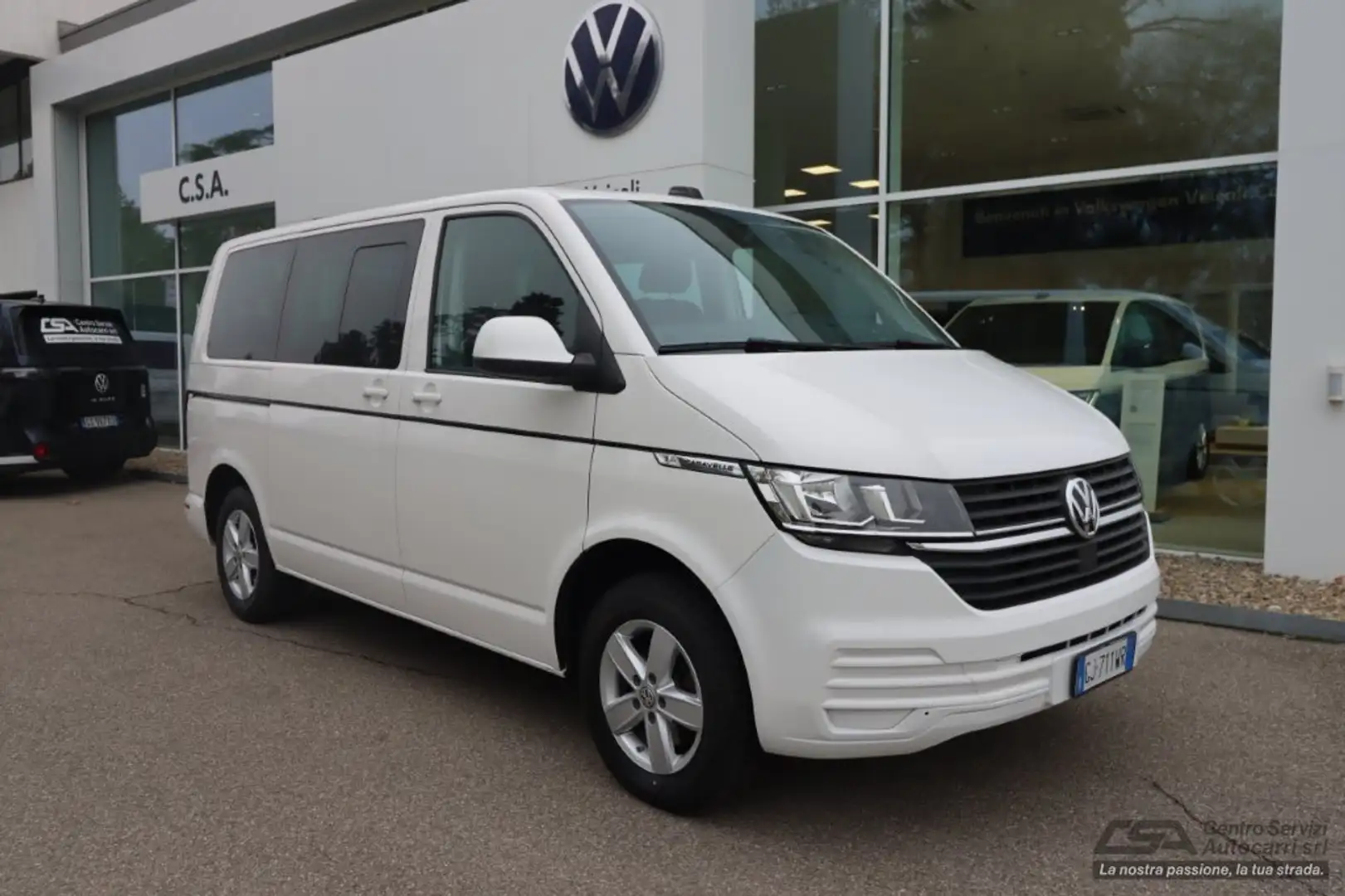 Volkswagen T6 Caravelle Caravelle 2.0 TDI 110CV PC Trendline Blanc - 1