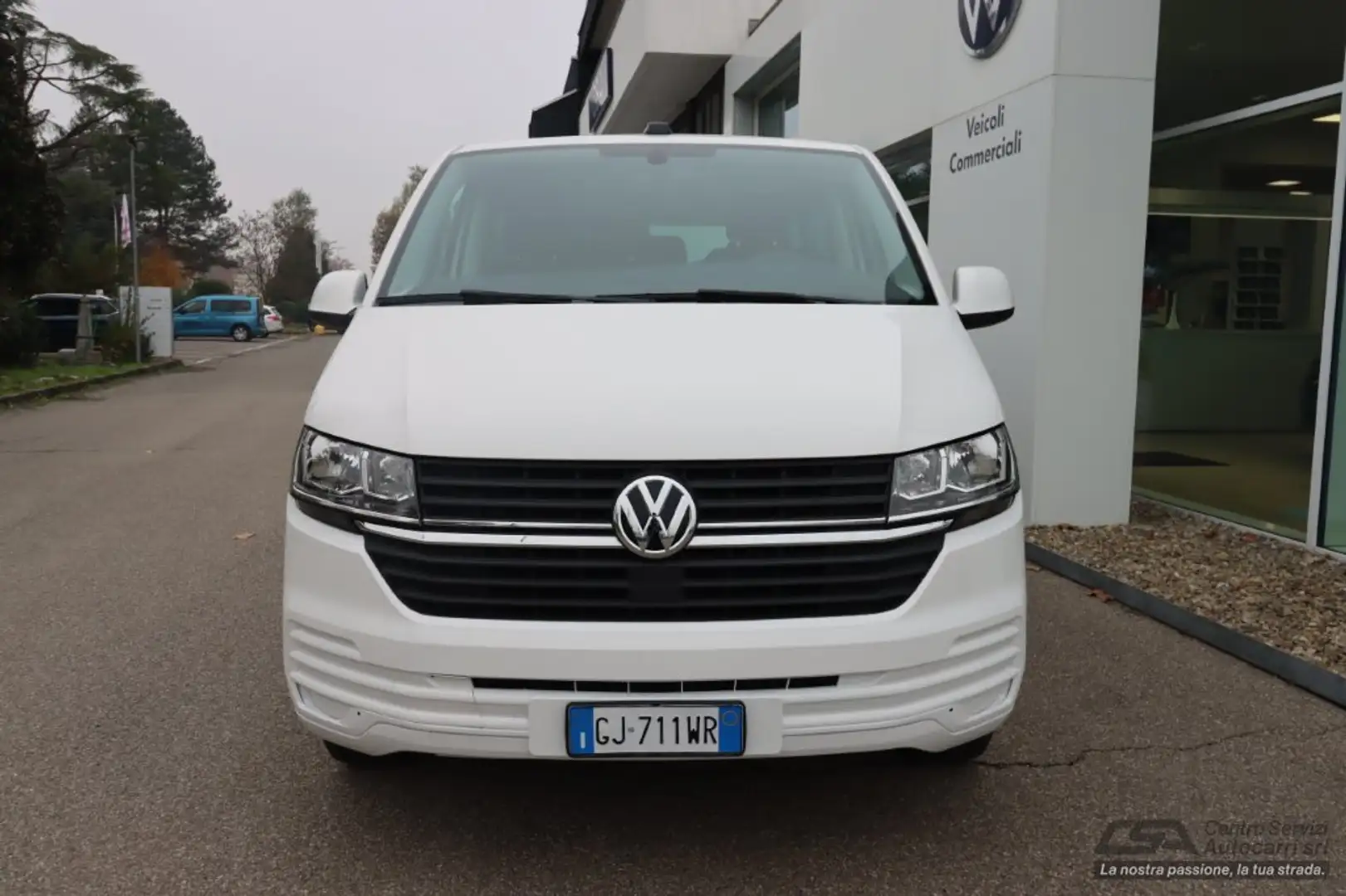 Volkswagen T6 Caravelle Caravelle 2.0 TDI 110CV PC Trendline Blanc - 2