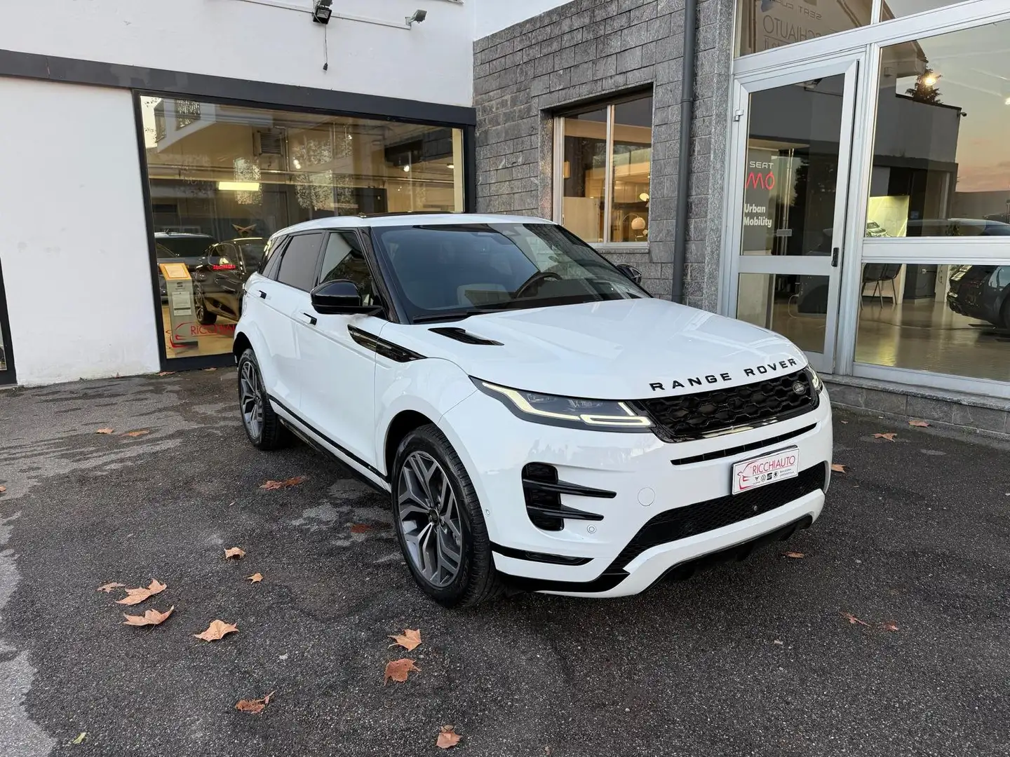Land Rover Range Rover Evoque Range Rover Evoque 1.5 mhev R-Dynamic SE fwd 160cv Bianco - 1