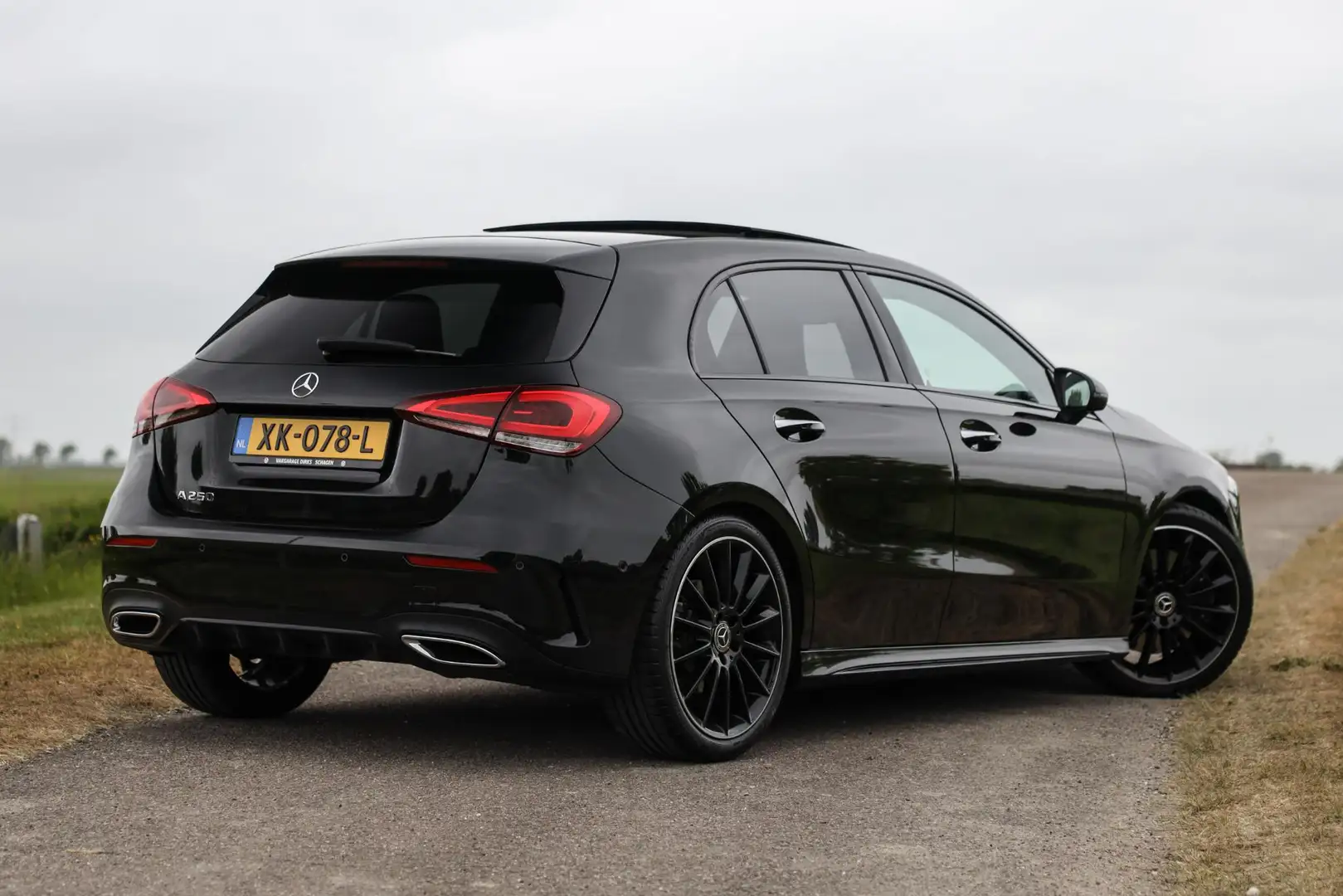 Mercedes-Benz A 250 AMG Night ✅ Pano ✅ LED ✅ Sfeer Noir - 2