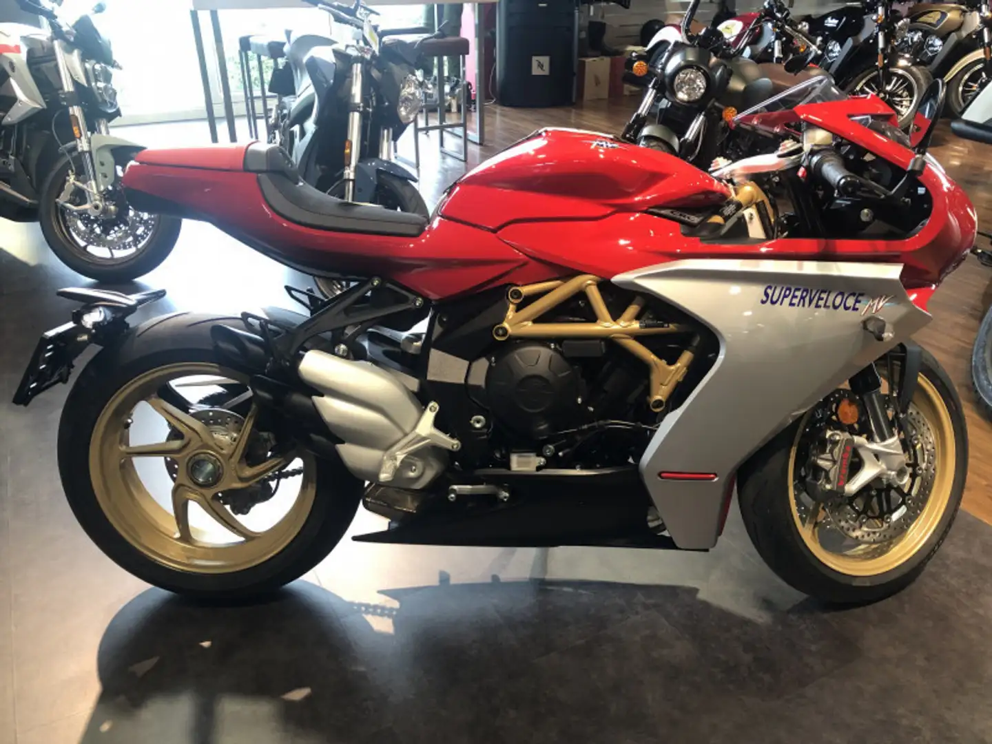 MV Agusta Superveloce 800 E5 Kırmızı - 1