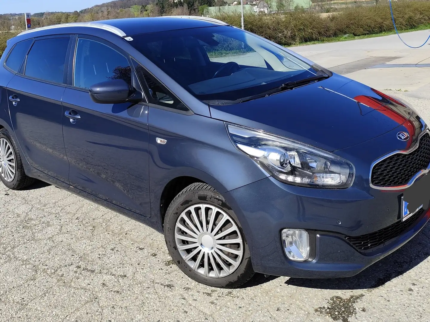 Kia Carens Carens 1,7 CRDi ISG Gold Gold Blau - 1