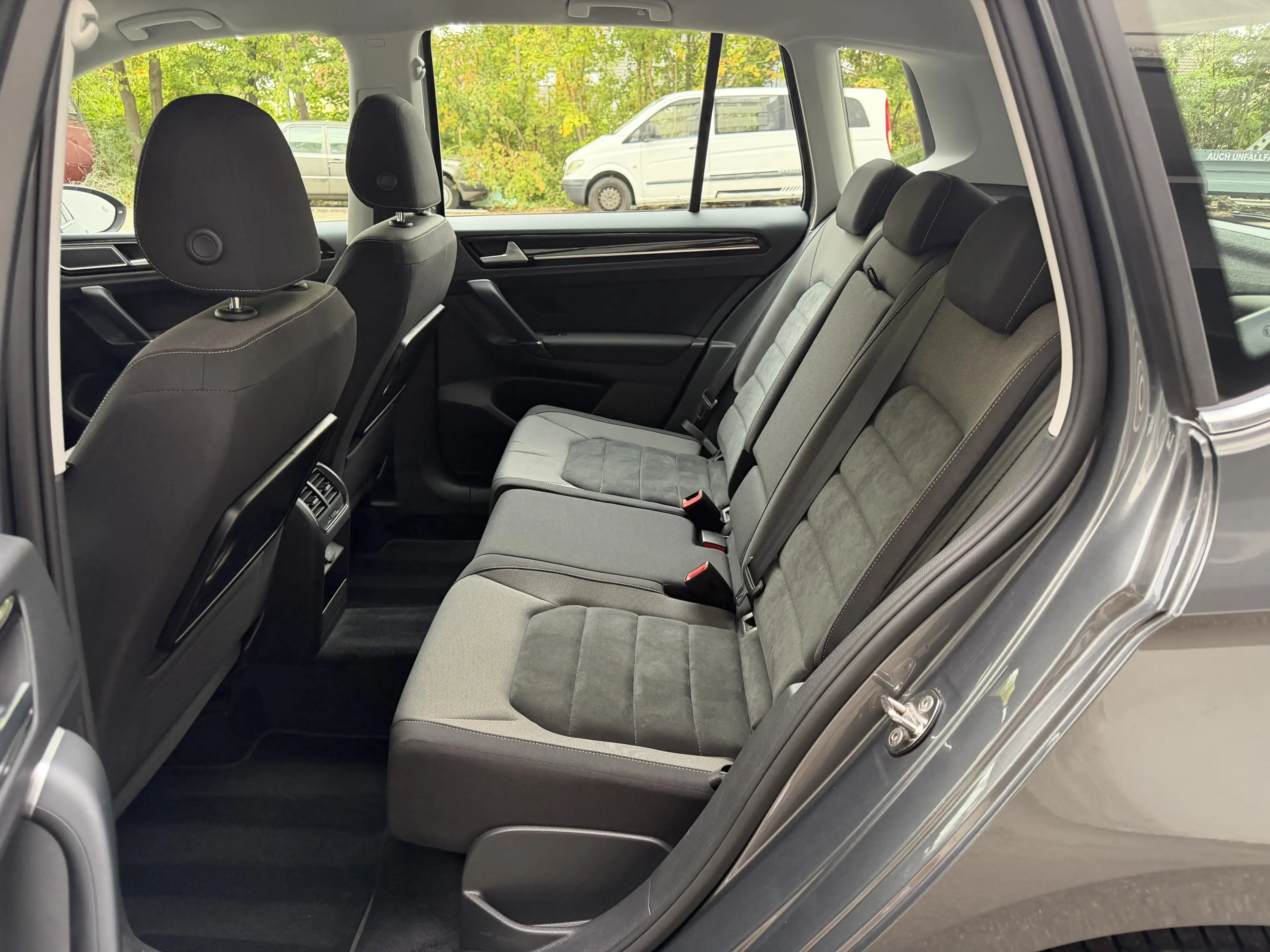 Volkswagen Golf Sportsvan Highline LED ACC Rü-Kamera AHK — photo 15