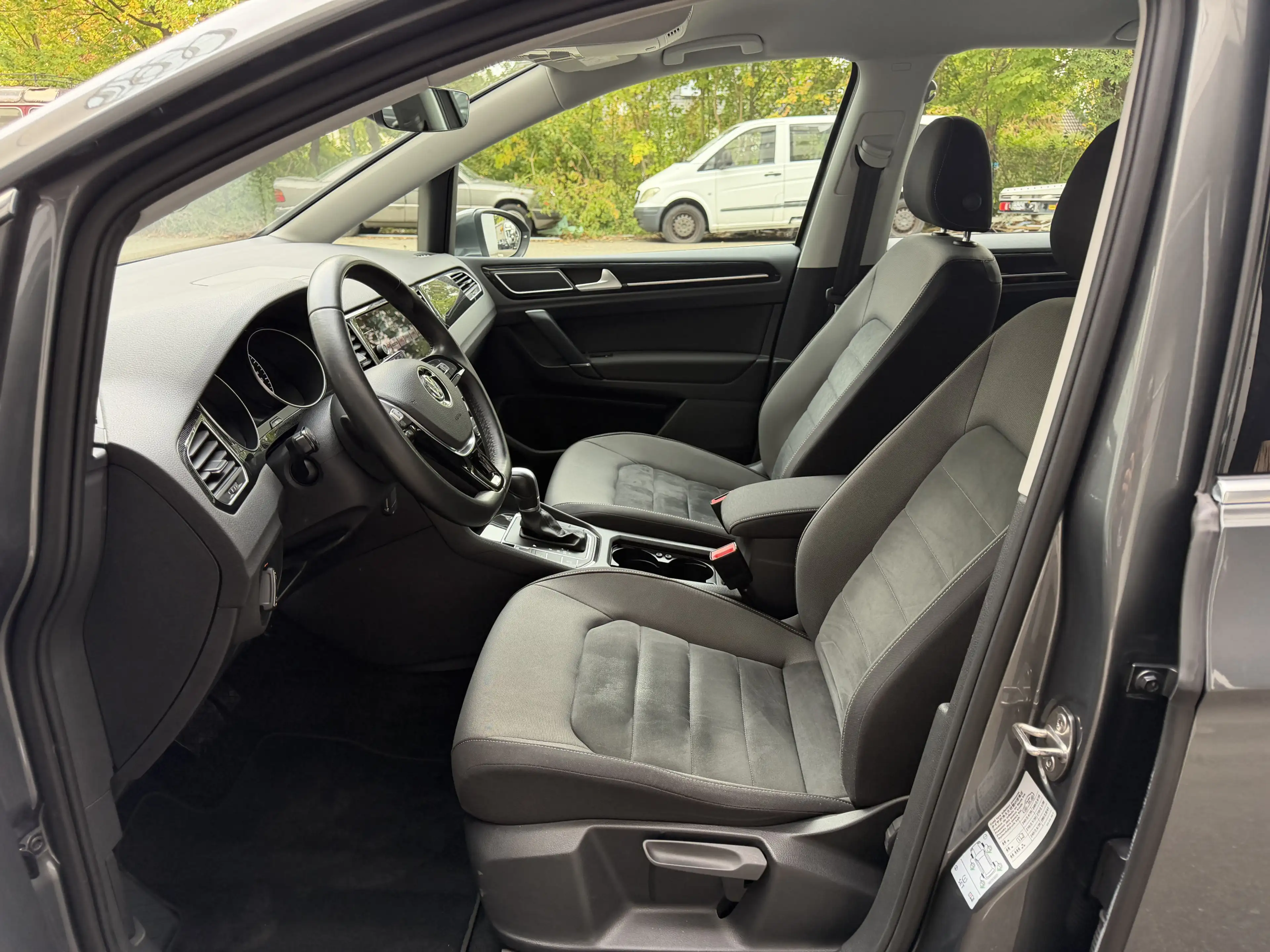 Volkswagen Golf Sportsvan Highline LED ACC Rü-Kamera AHK — photo 13
