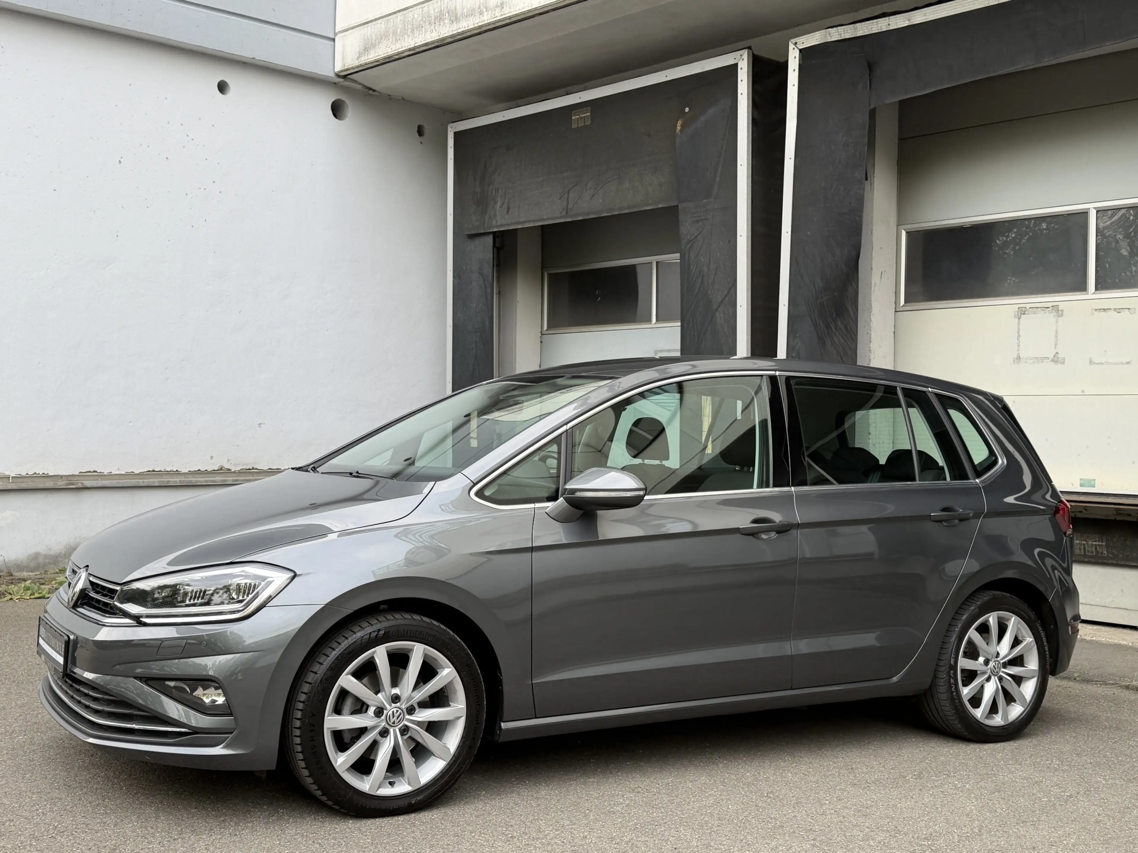 Volkswagen Golf Sportsvan Highline LED ACC Rü-Kamera AHK — photo 2