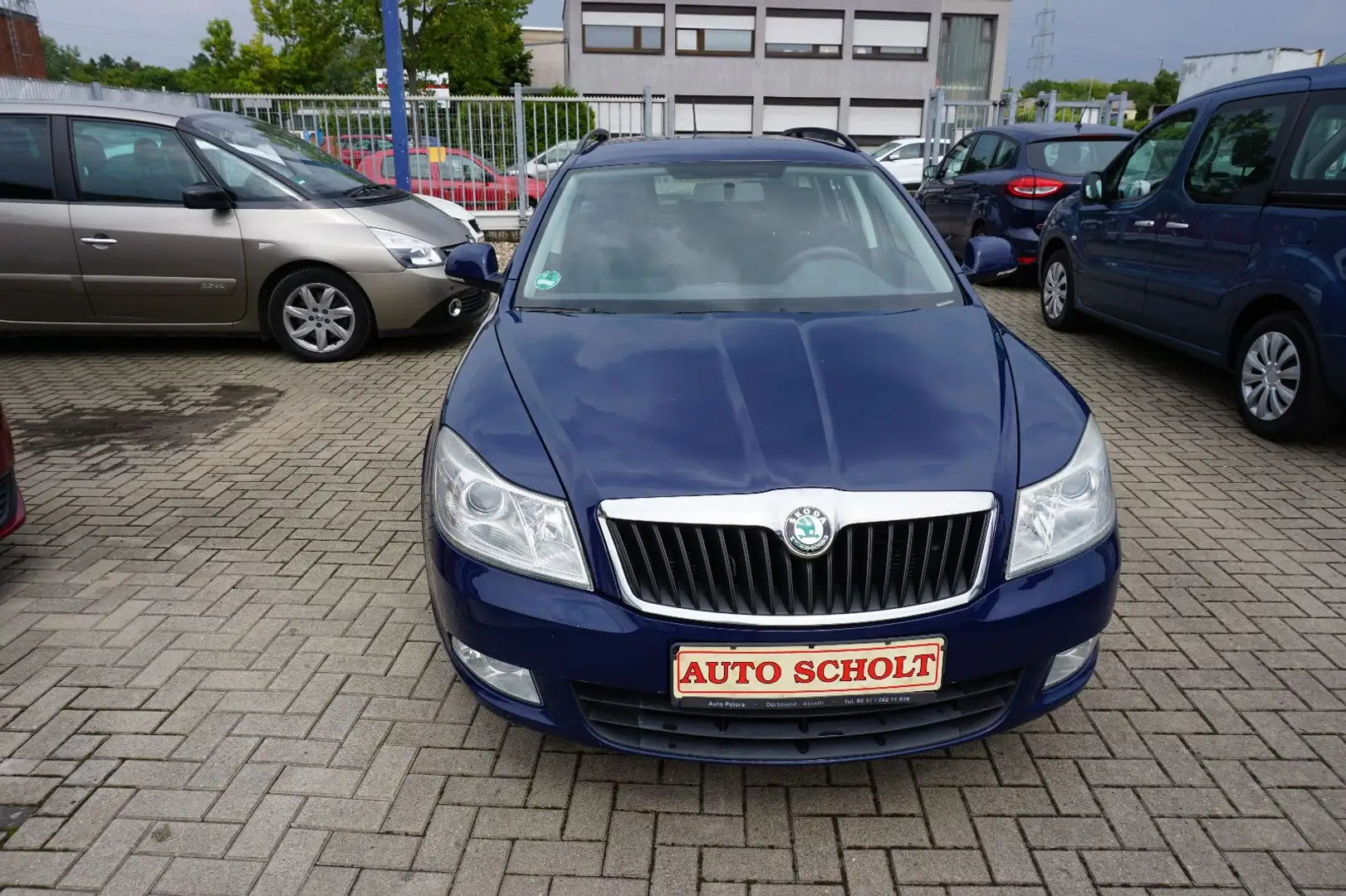 Skoda Octavia Combi Ambiente Niebieski - 1