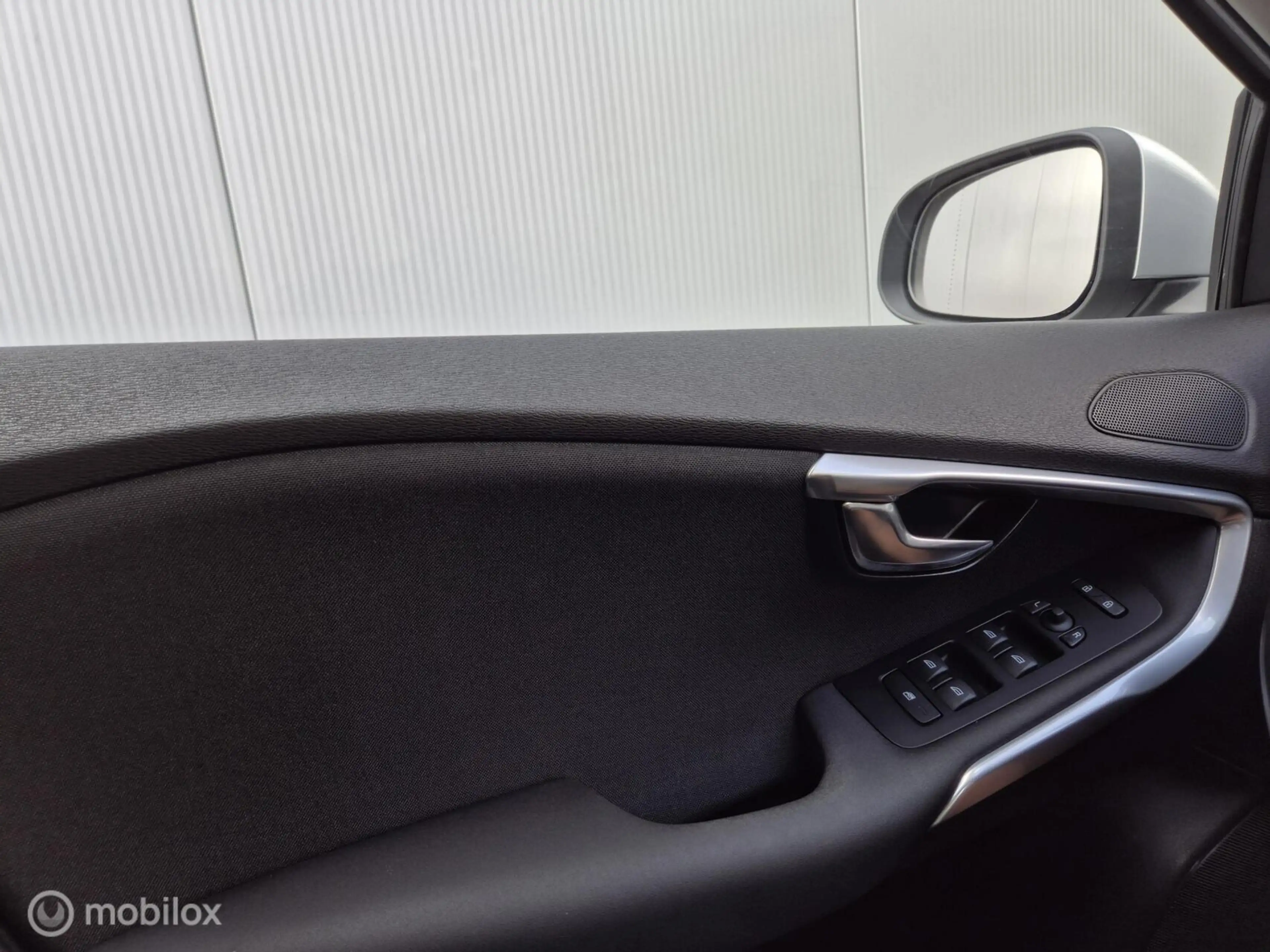 Volvo V40 1.5 T2 EDITION — photo 36