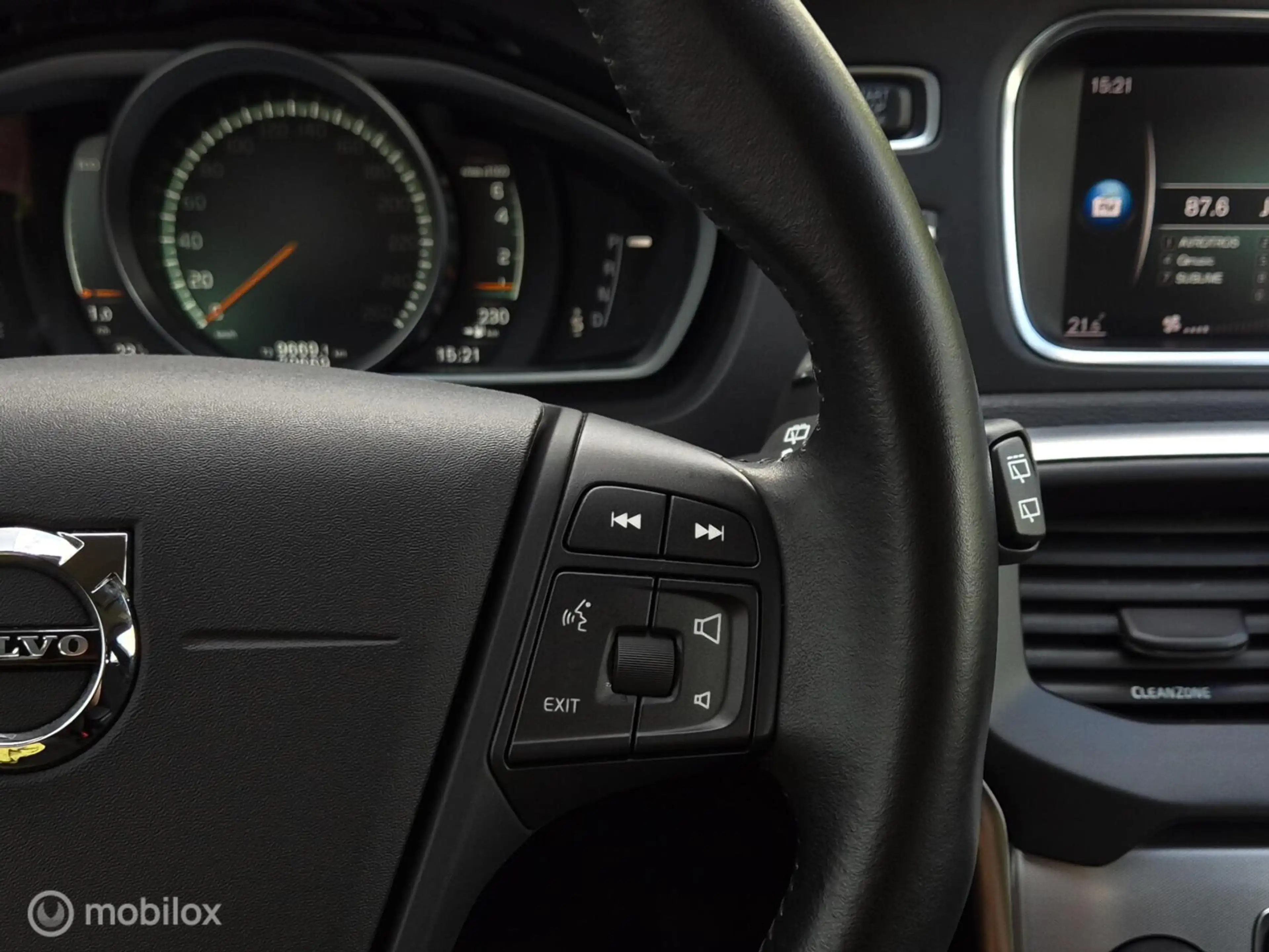 Volvo V40 1.5 T2 EDITION — photo 29