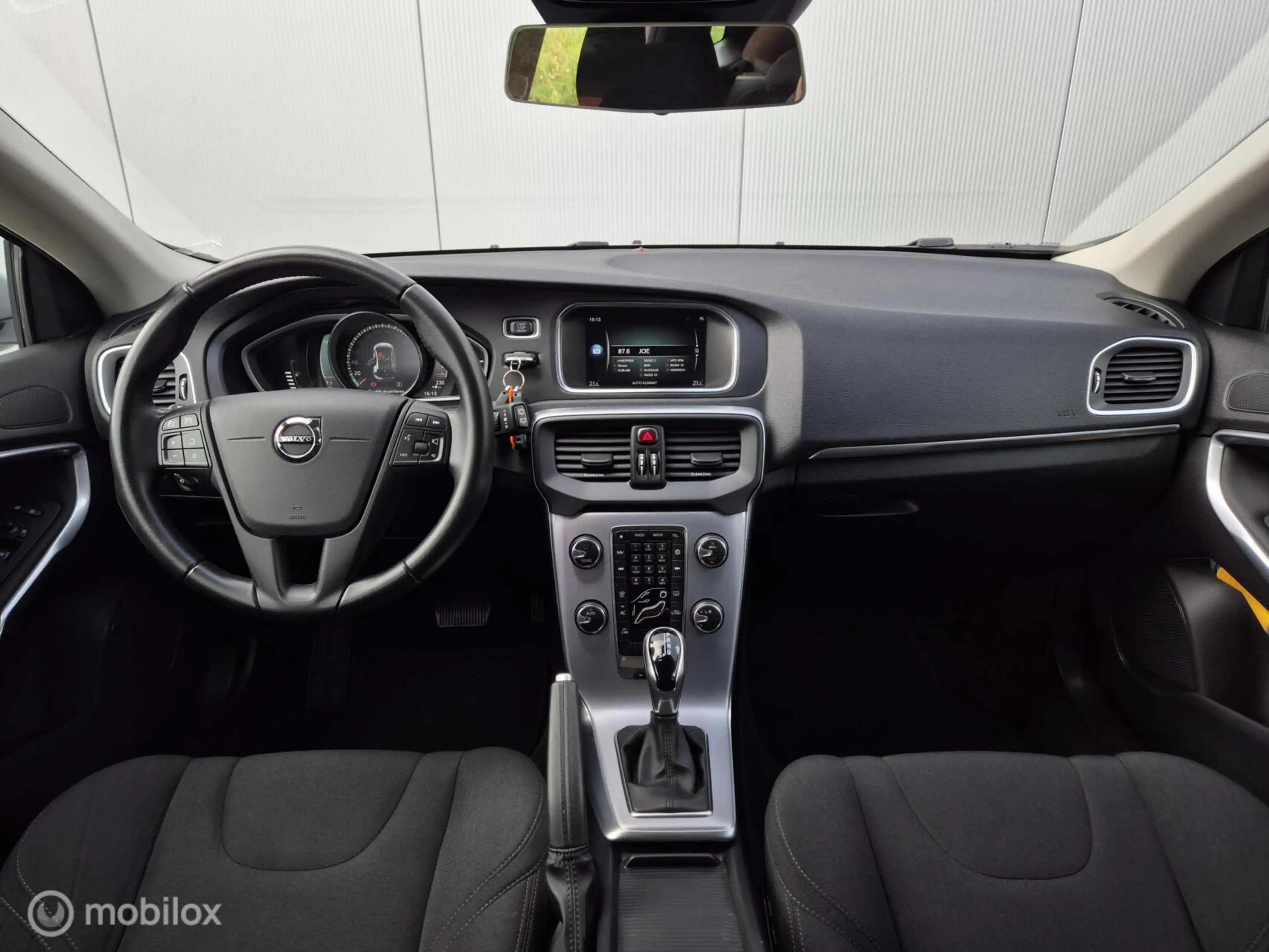 Volvo V40 1.5 T2 EDITION — photo 12