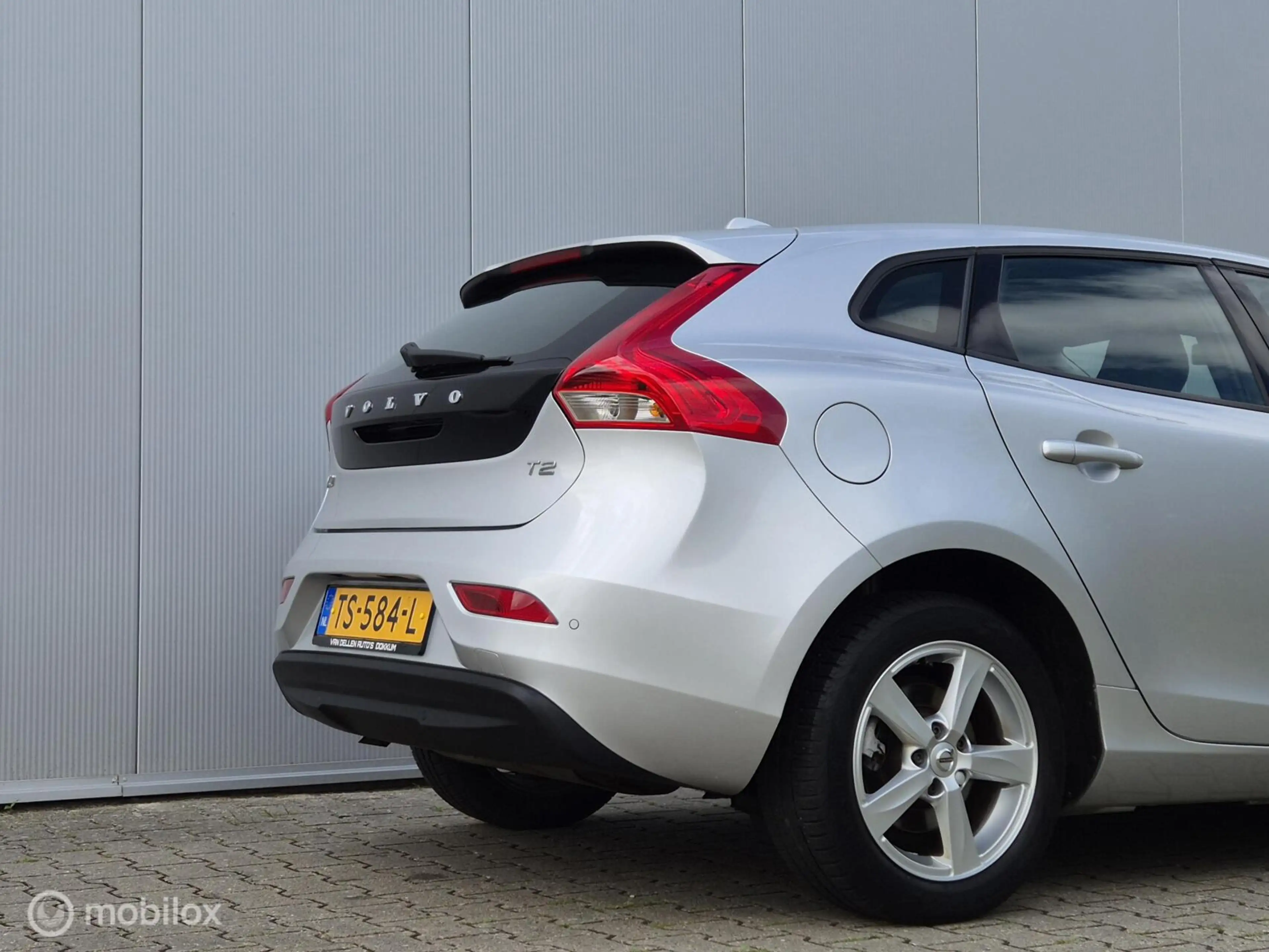 Volvo V40 1.5 T2 EDITION — photo 9
