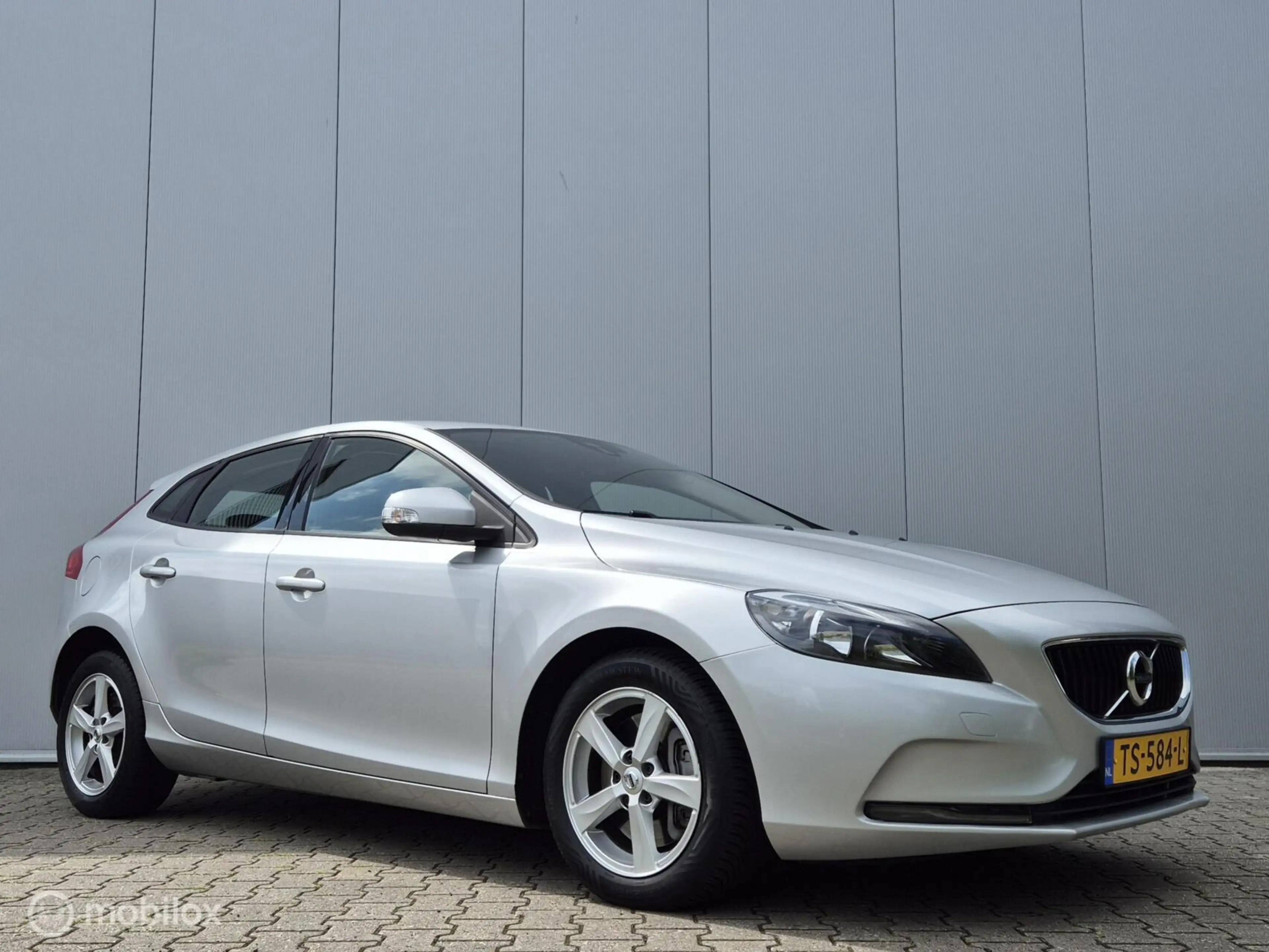 Volvo V40 1.5 T2 EDITION — photo 7