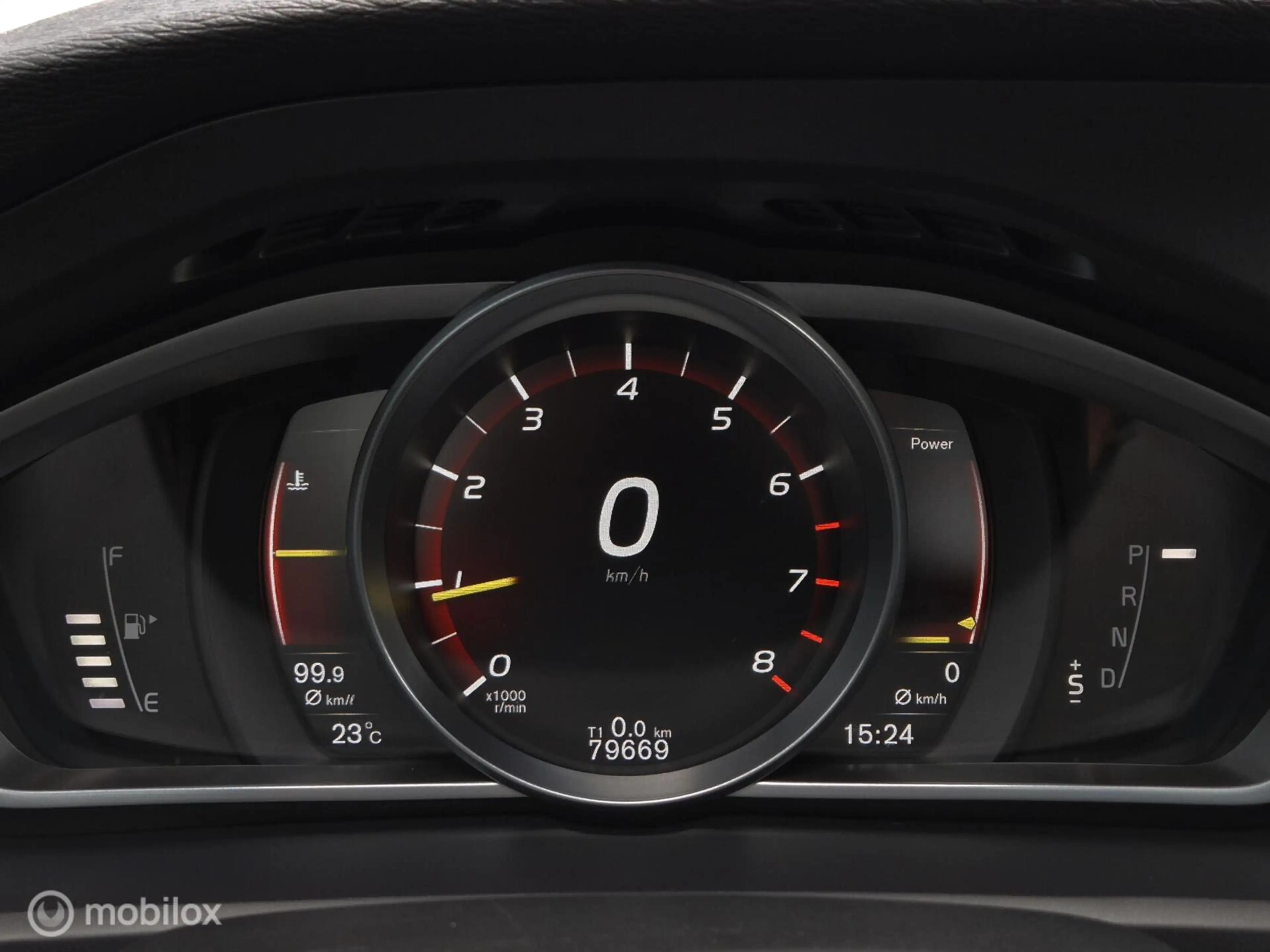Volvo V40 1.5 T2 EDITION — photo 37